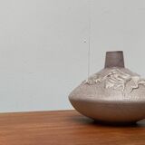 Large vase in German pottery from the mid-century with a crane ornament from Cortendorf.