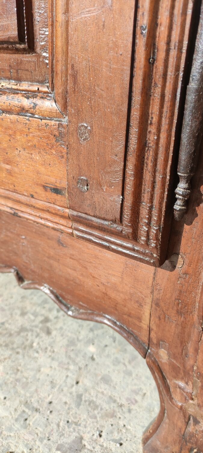 Louis xv walnut sideboard 18th century, Basque support buffet