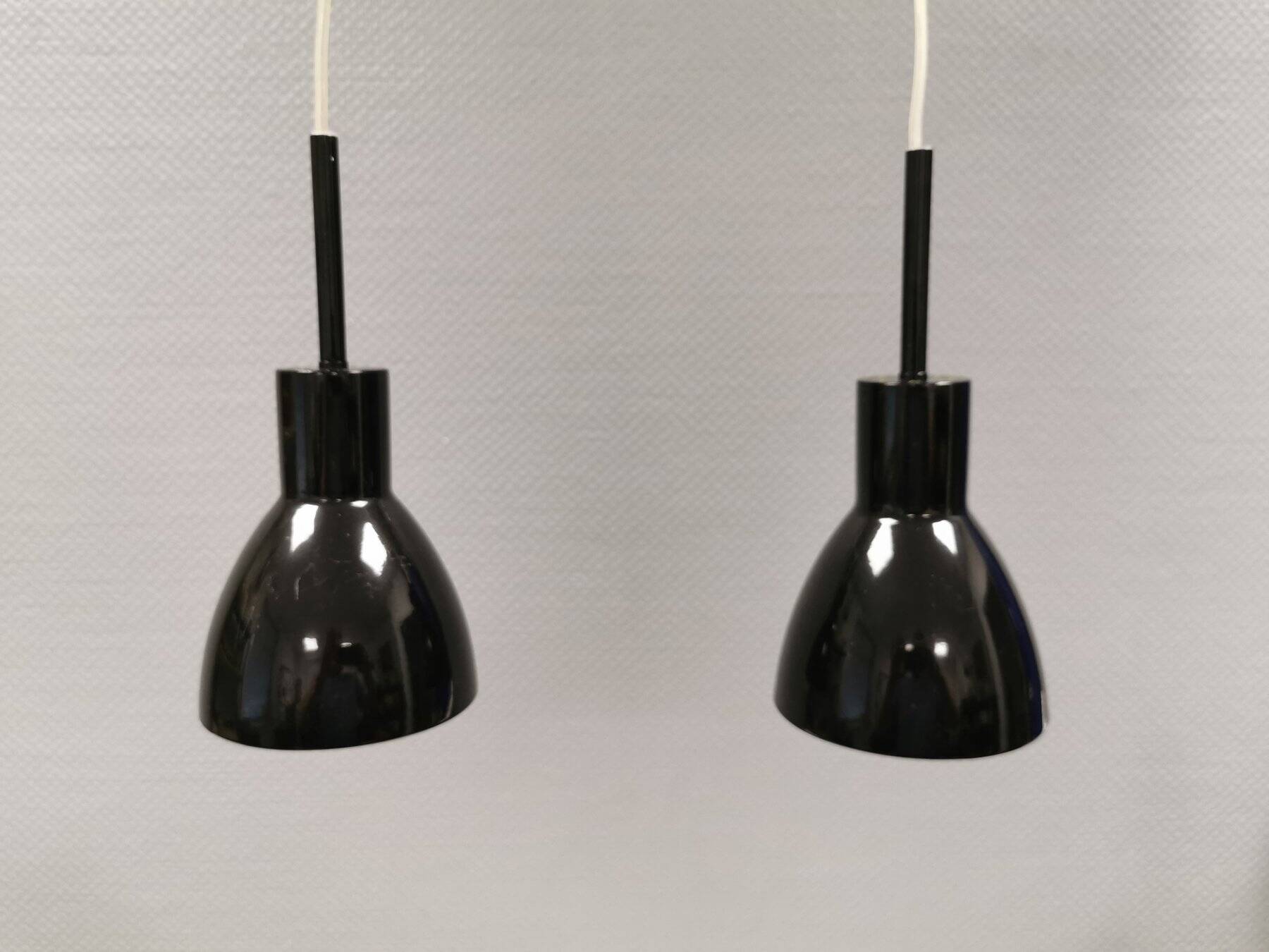 Deux petites suspensions danoises de Frandsen Lighting