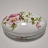 Porcelain candy box