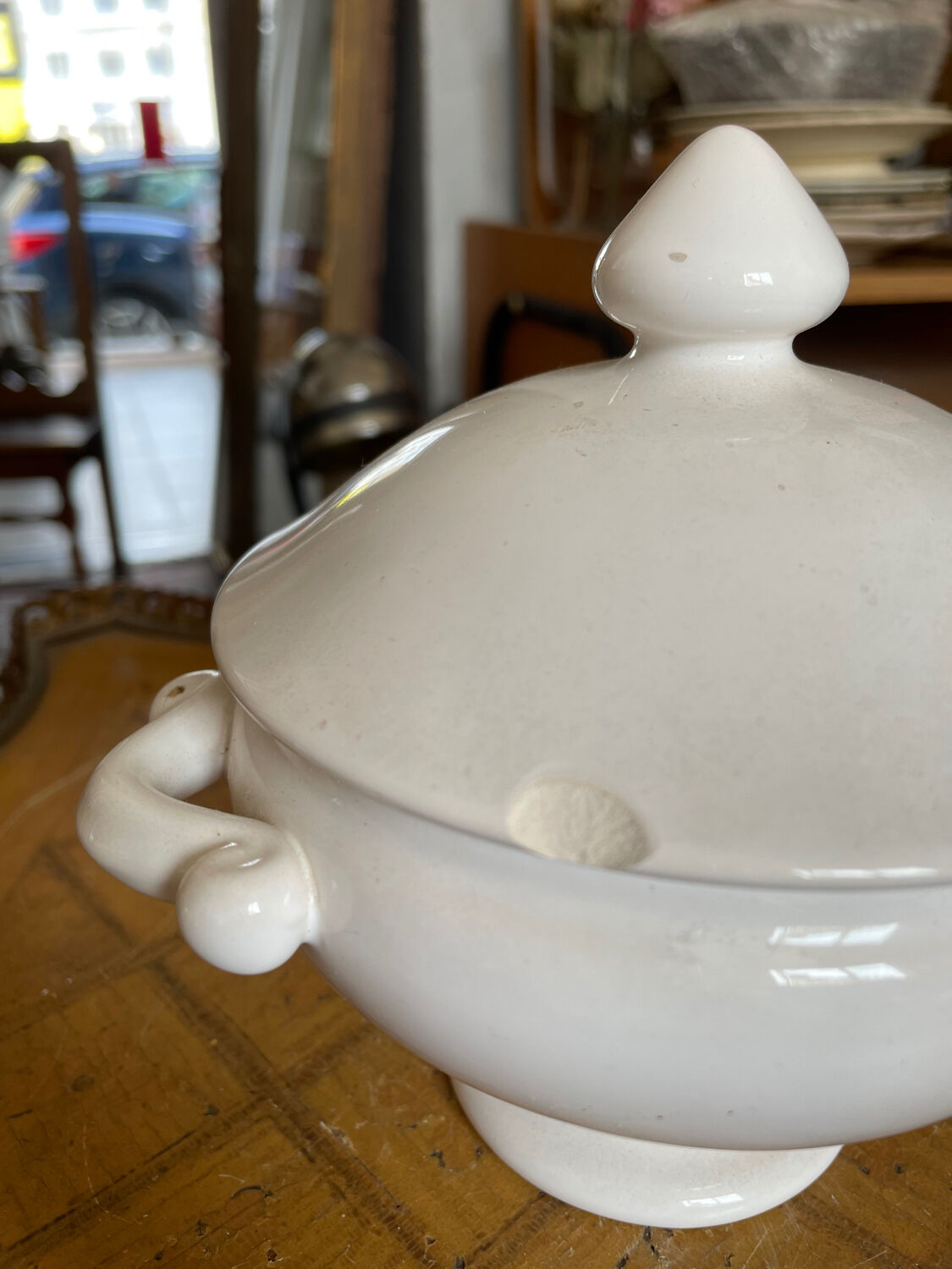 White porcelain candy box