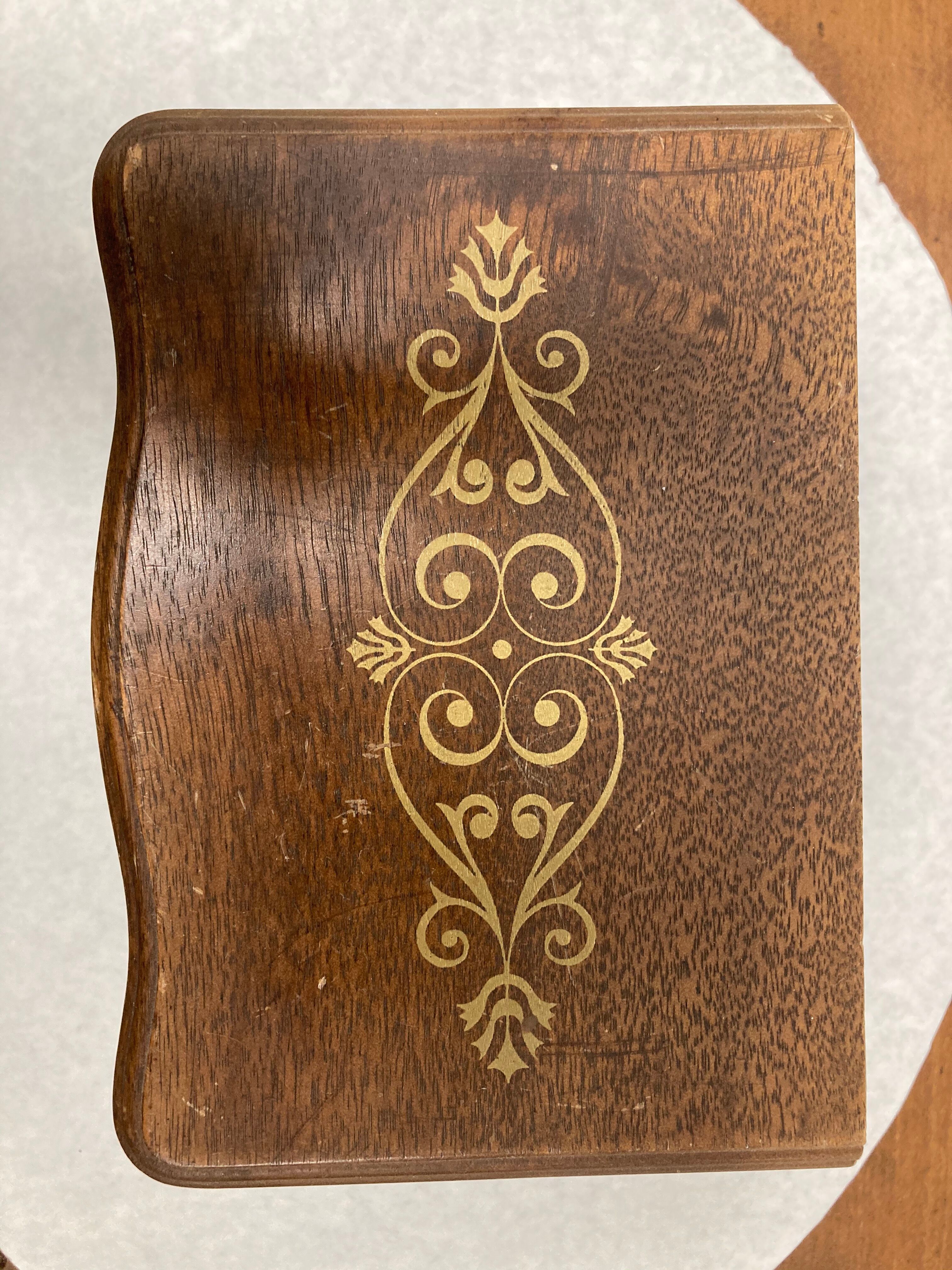 Wooden jewellery box