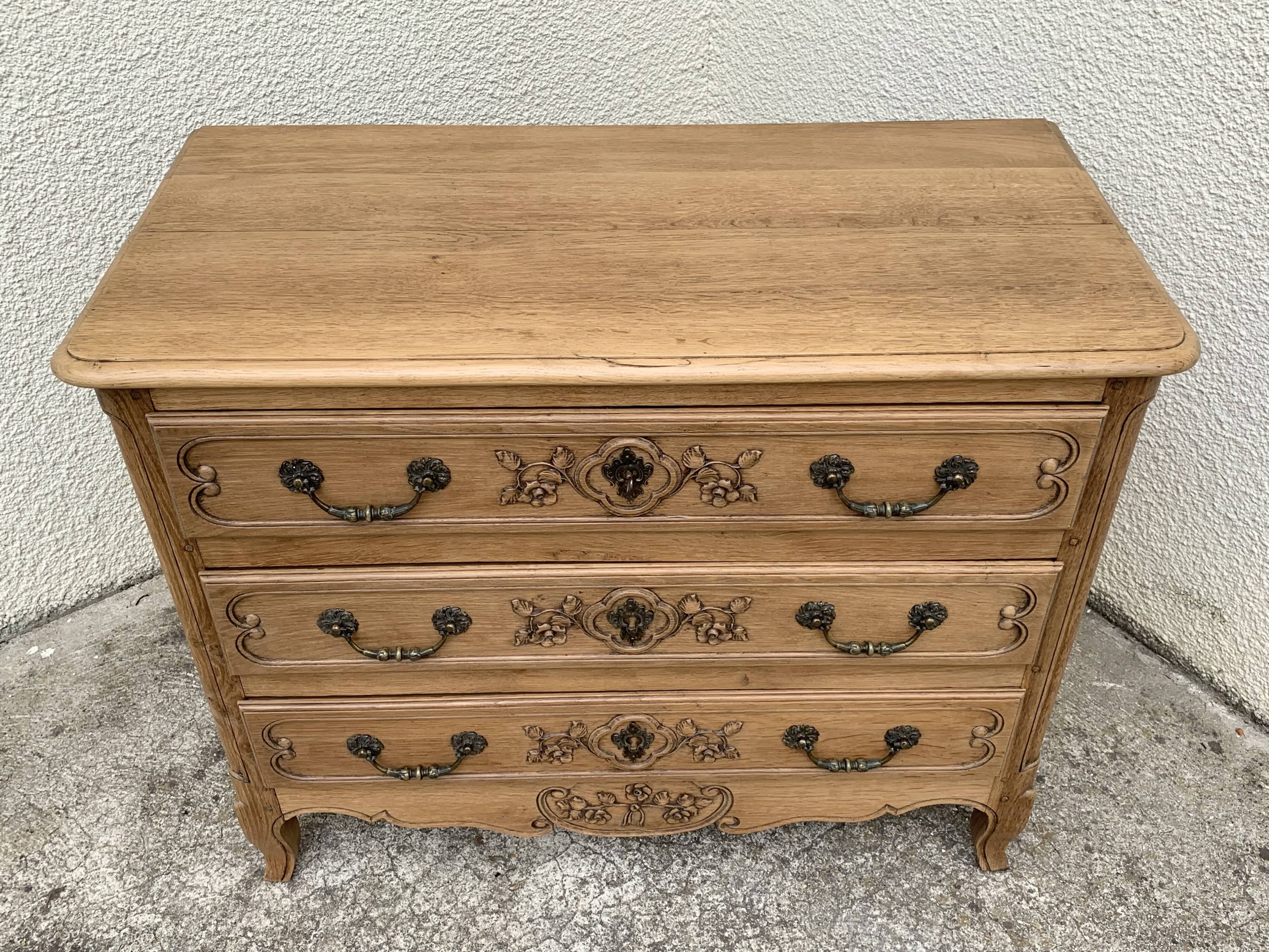Louis XV style chest of drawers in solid raw oak, 1920