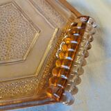 Plat en verre moulé rose