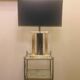 Lampe de table moderniste années 70 laiton  décor jonc
