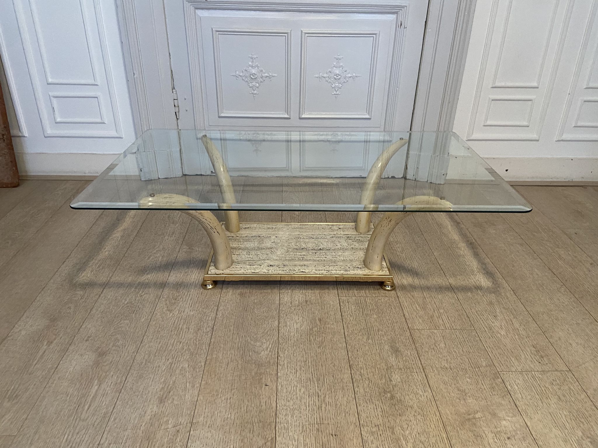 Table basse fausse défense d’éléphant, 1970s