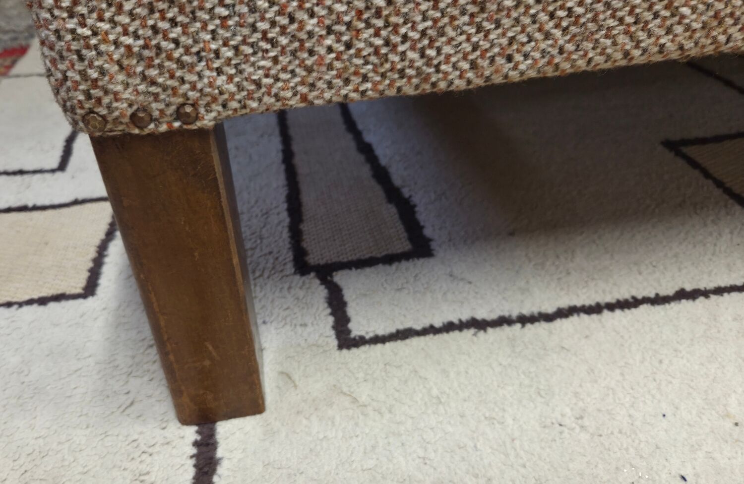 Daybed, vintage 1970s chaise longue with headrest.