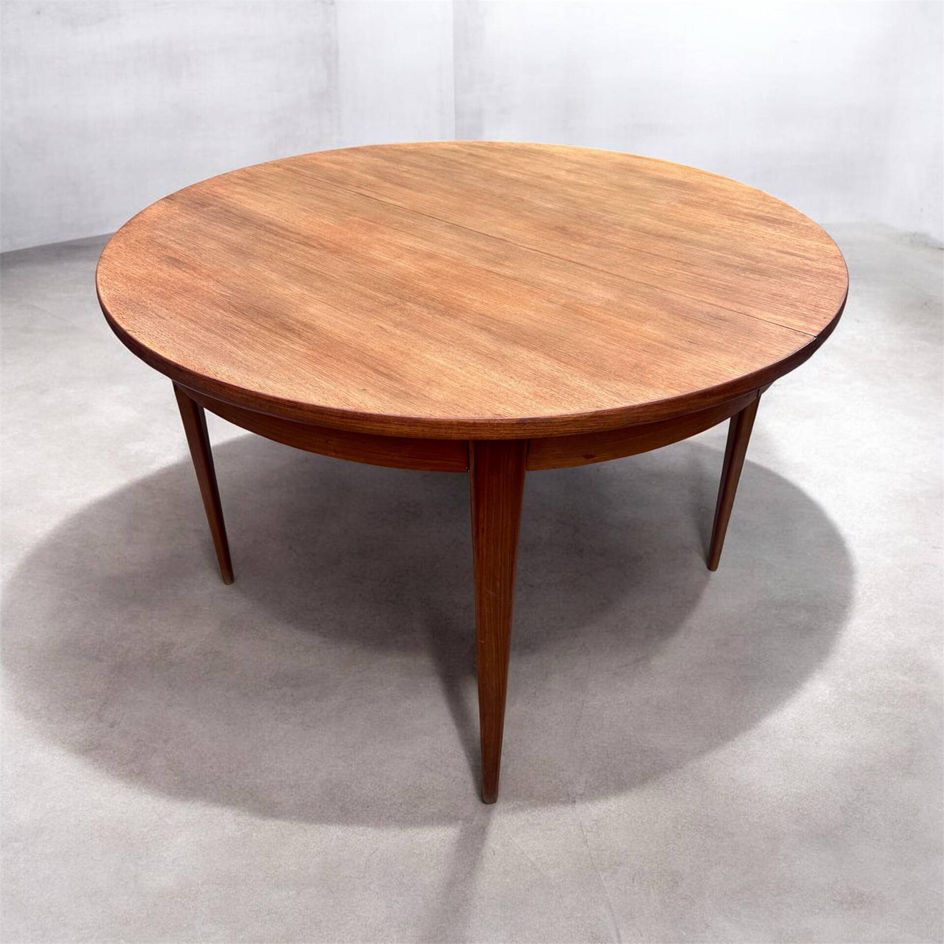 Table ronde extensible vintage scandinave