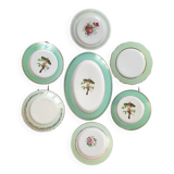 Assiettes plates anciennes dépareillées en faïence avec doré accompagnées d'un plat