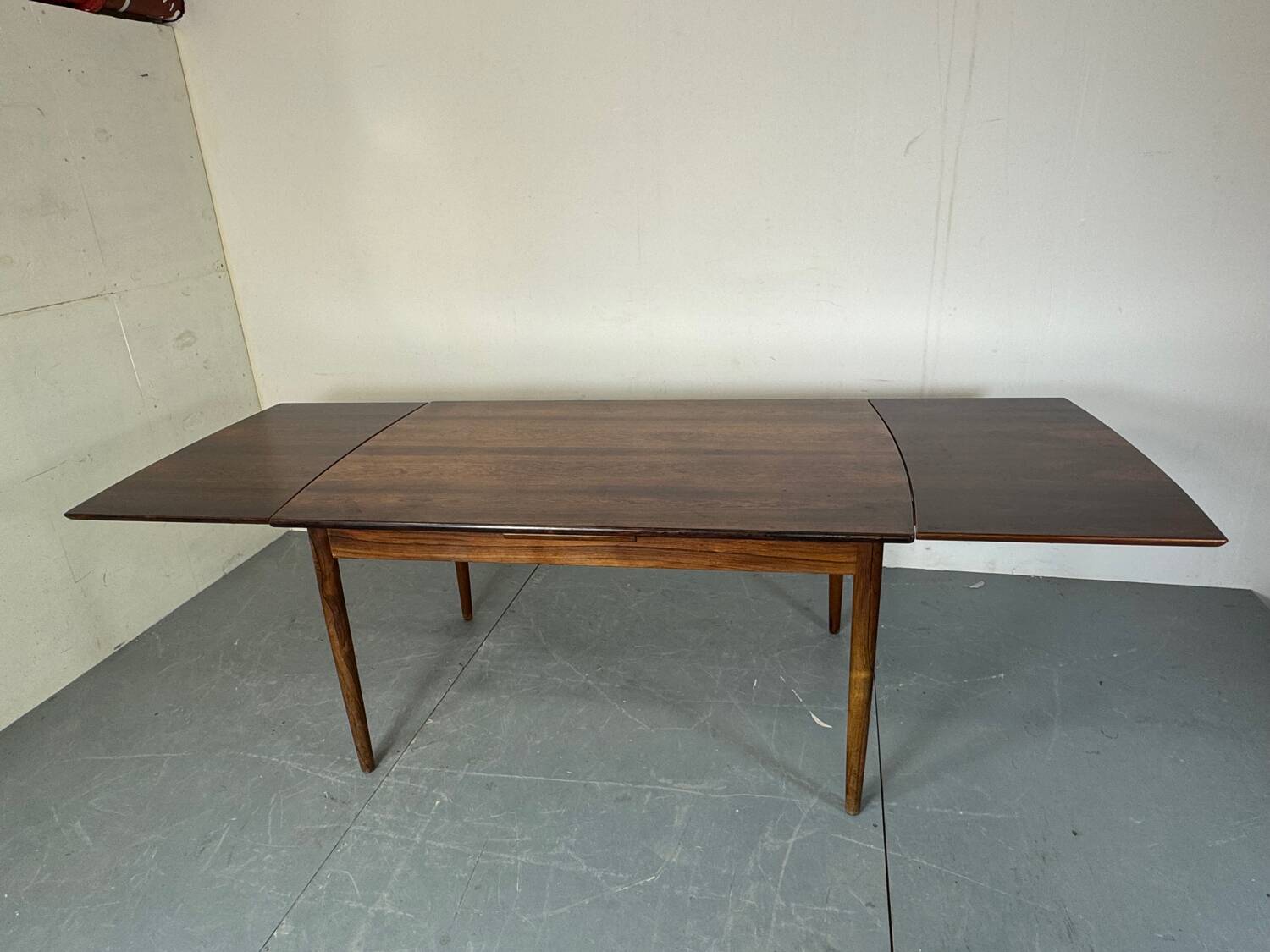 Vintage Danish Design Mid Century Modernist Rosewood extendable Rosewo