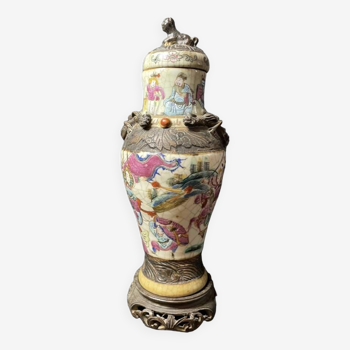 Covered vase – China (Nanking) – 19th century