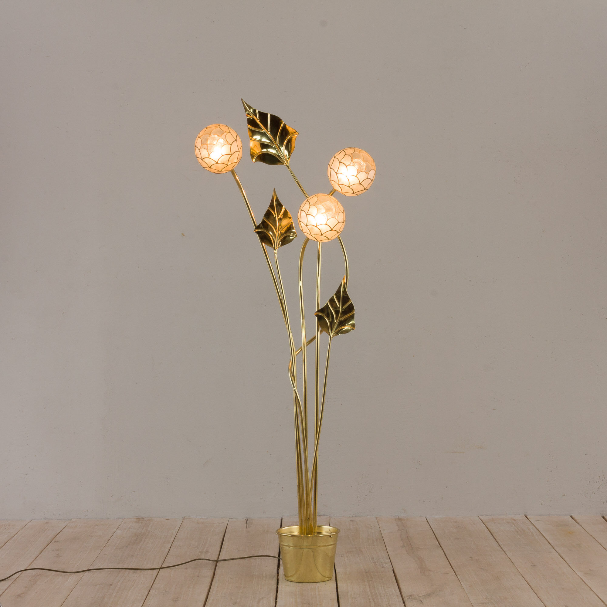 Brass floor lamp in the style of Tommaso Barbi with floral ornaments