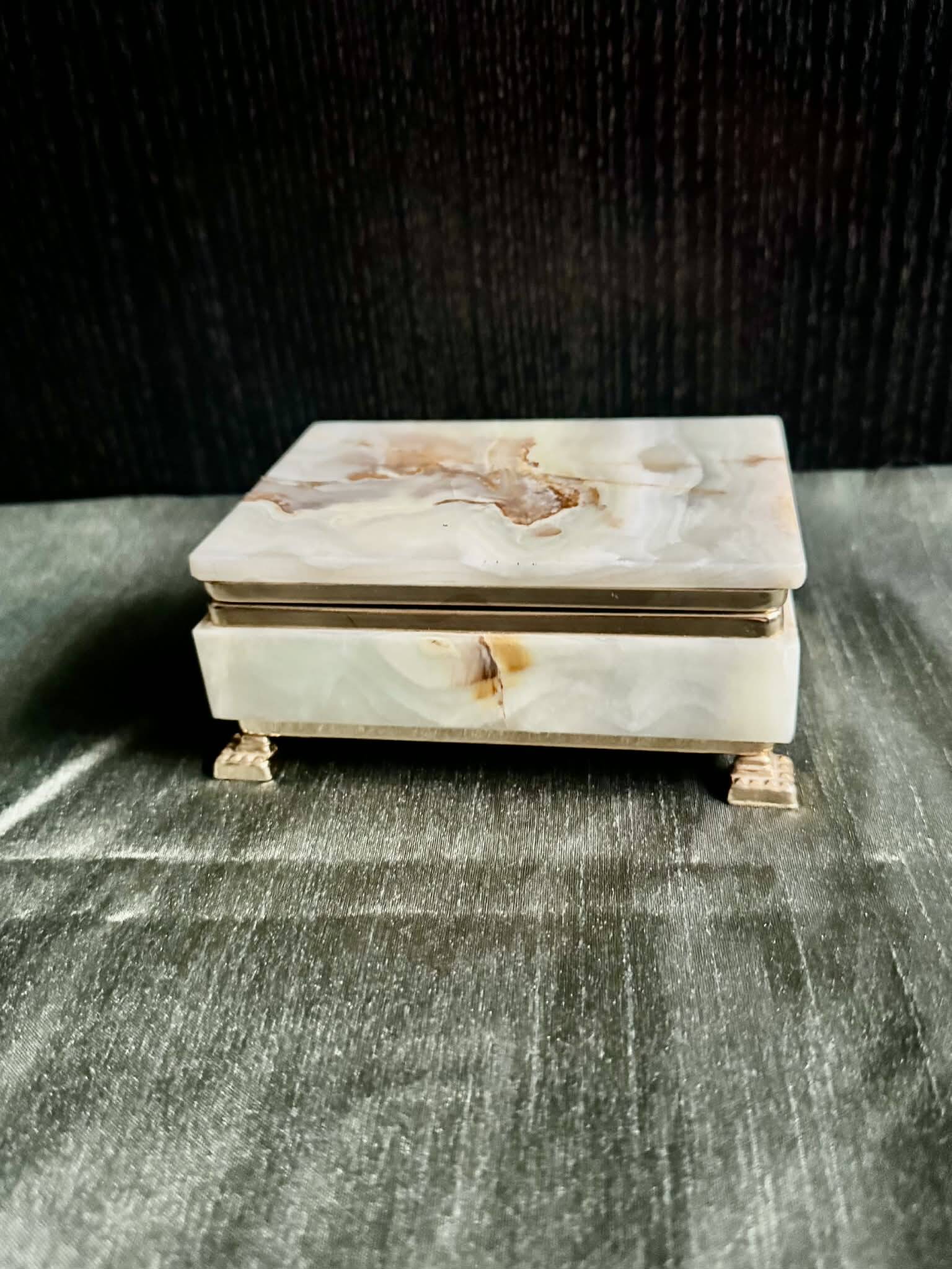 Onyx catchall box from the 1960s, vintage Italy.