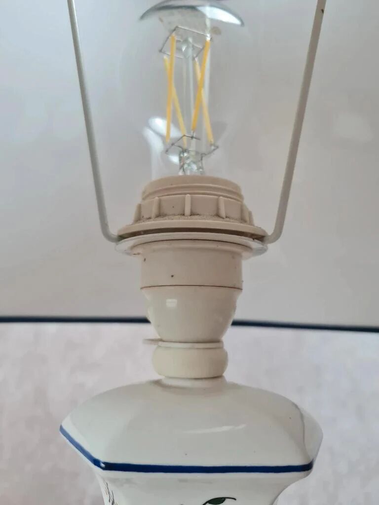 Hand-painted faience lamp – Desvres / Rouen style – artisan piece