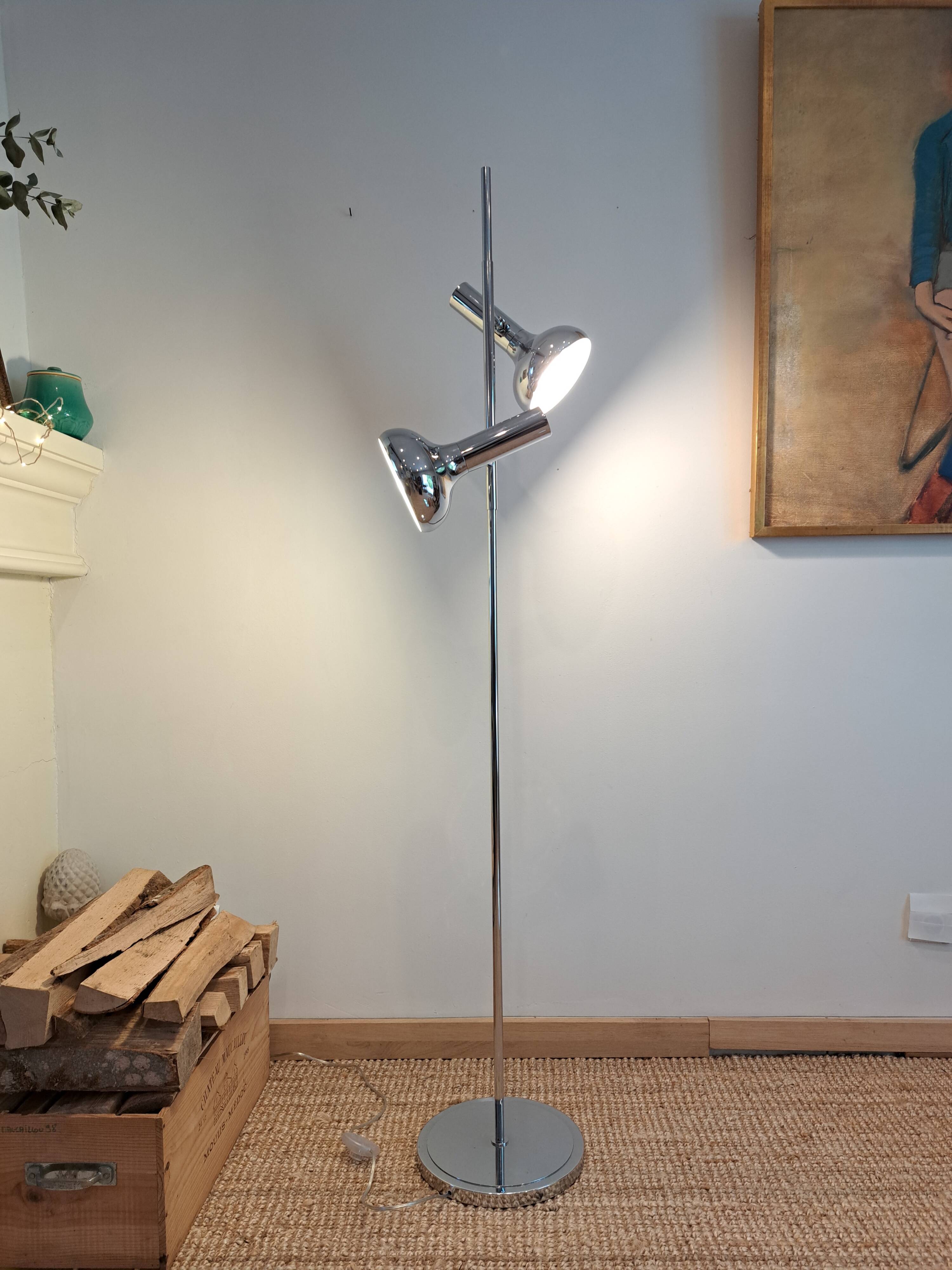 Chrome floor lamp from the 1970s.