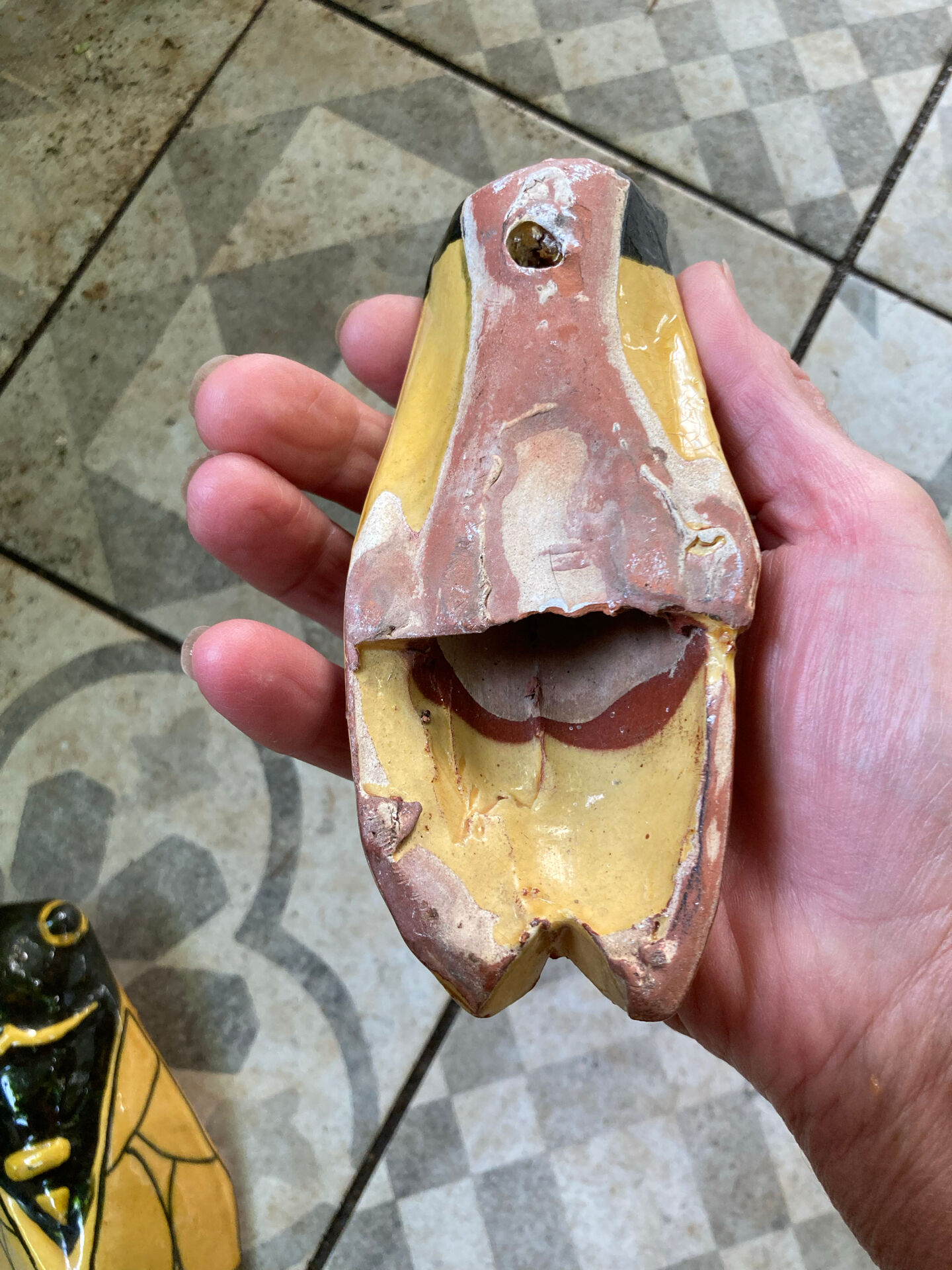 Set of 2 cicadas yellow ceramic vintage