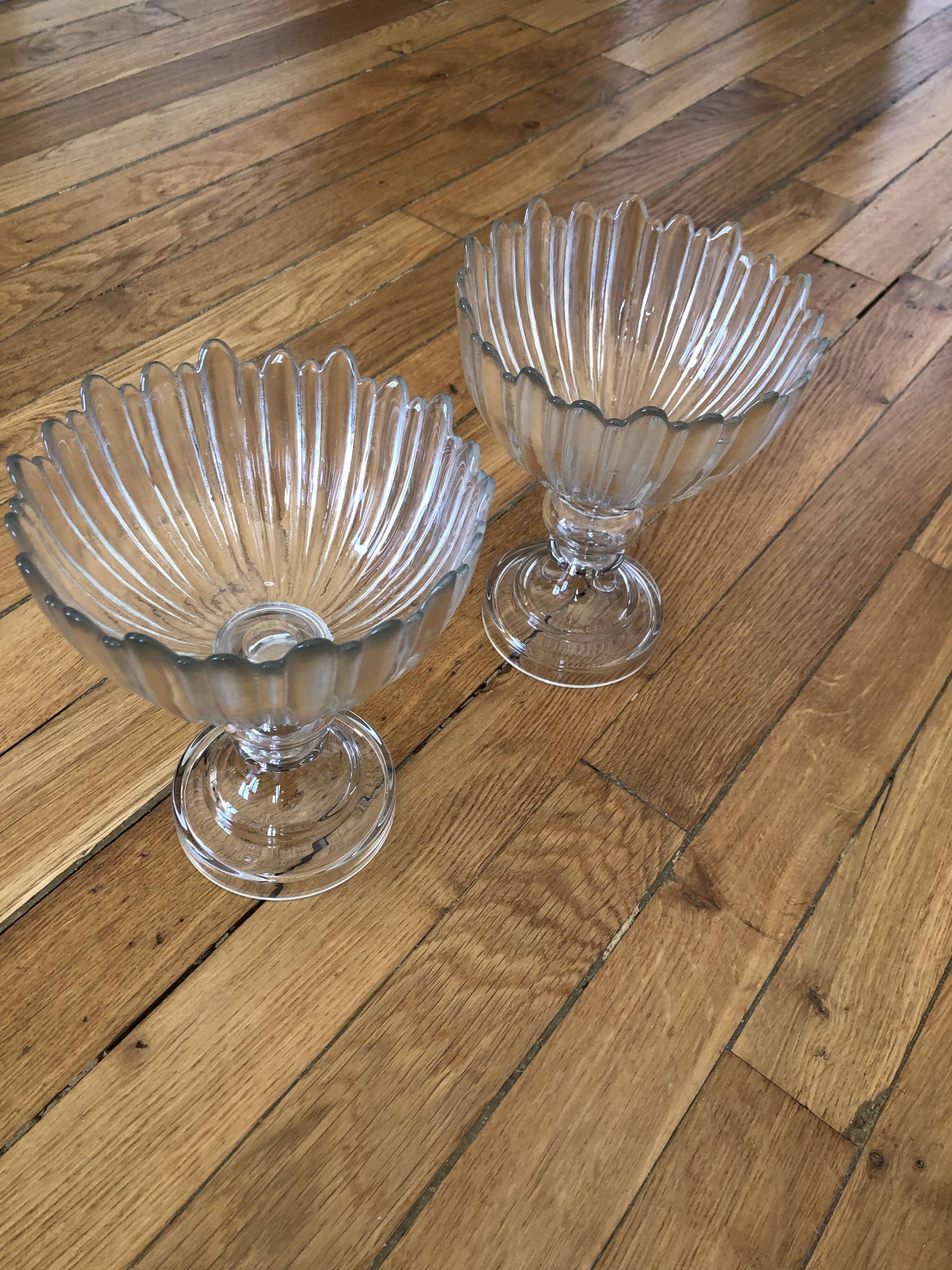 2 crystal cups