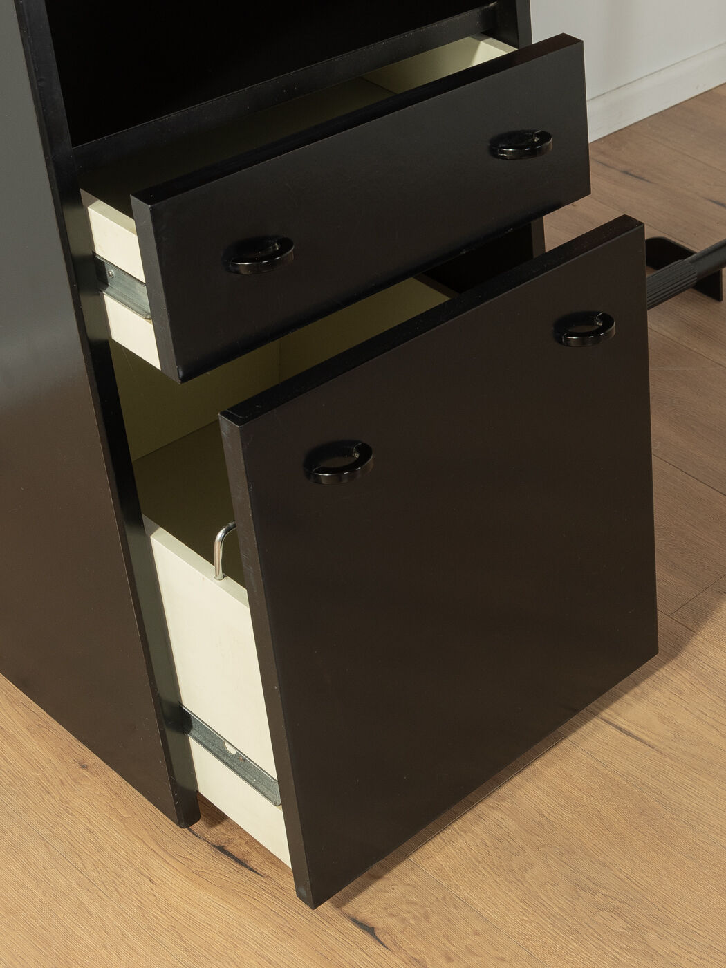 Bureau postmoderne, interlübke des années 1980