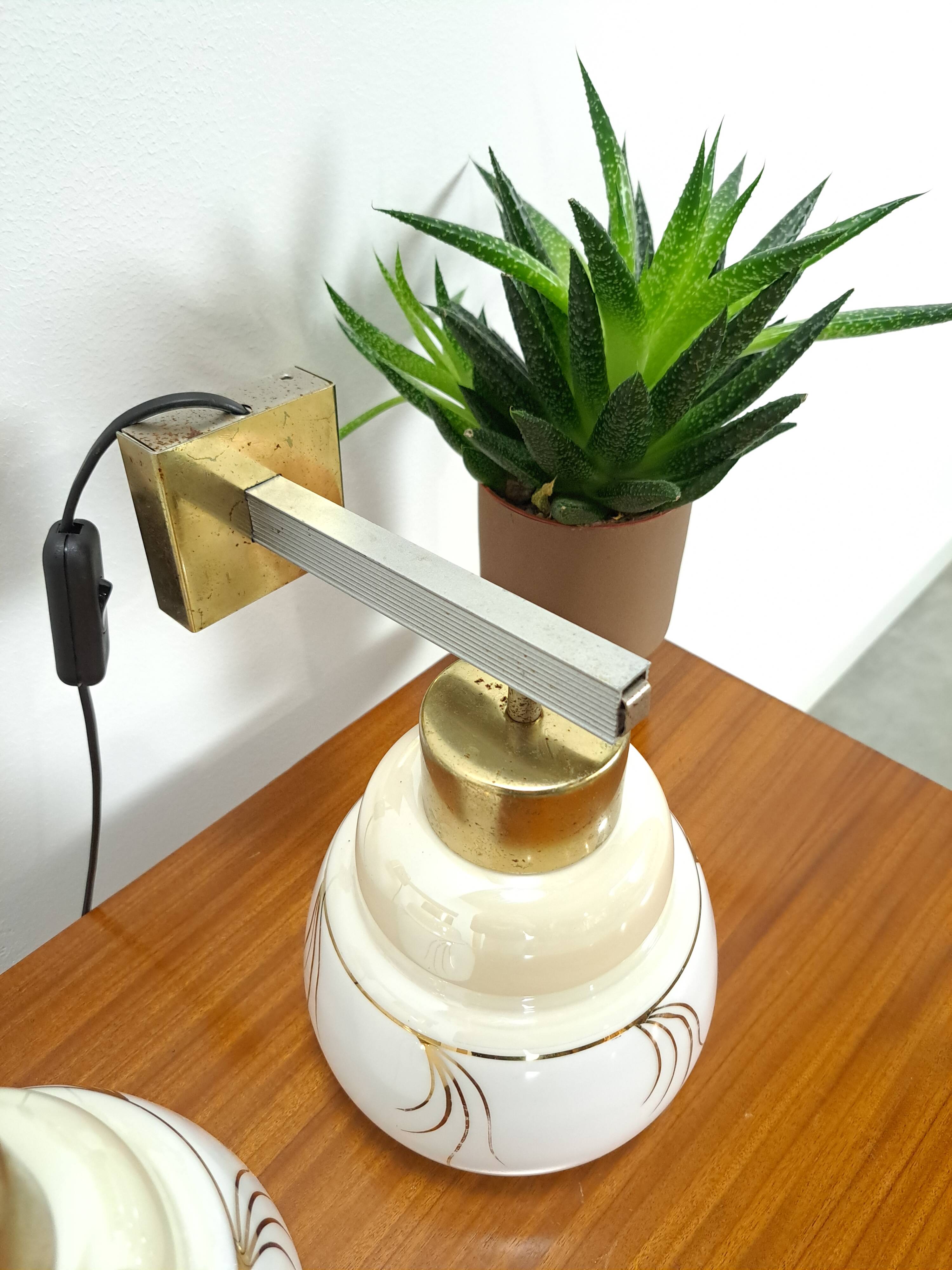 Design wandlampen Kamenicky Senov met melkglas kap vintage