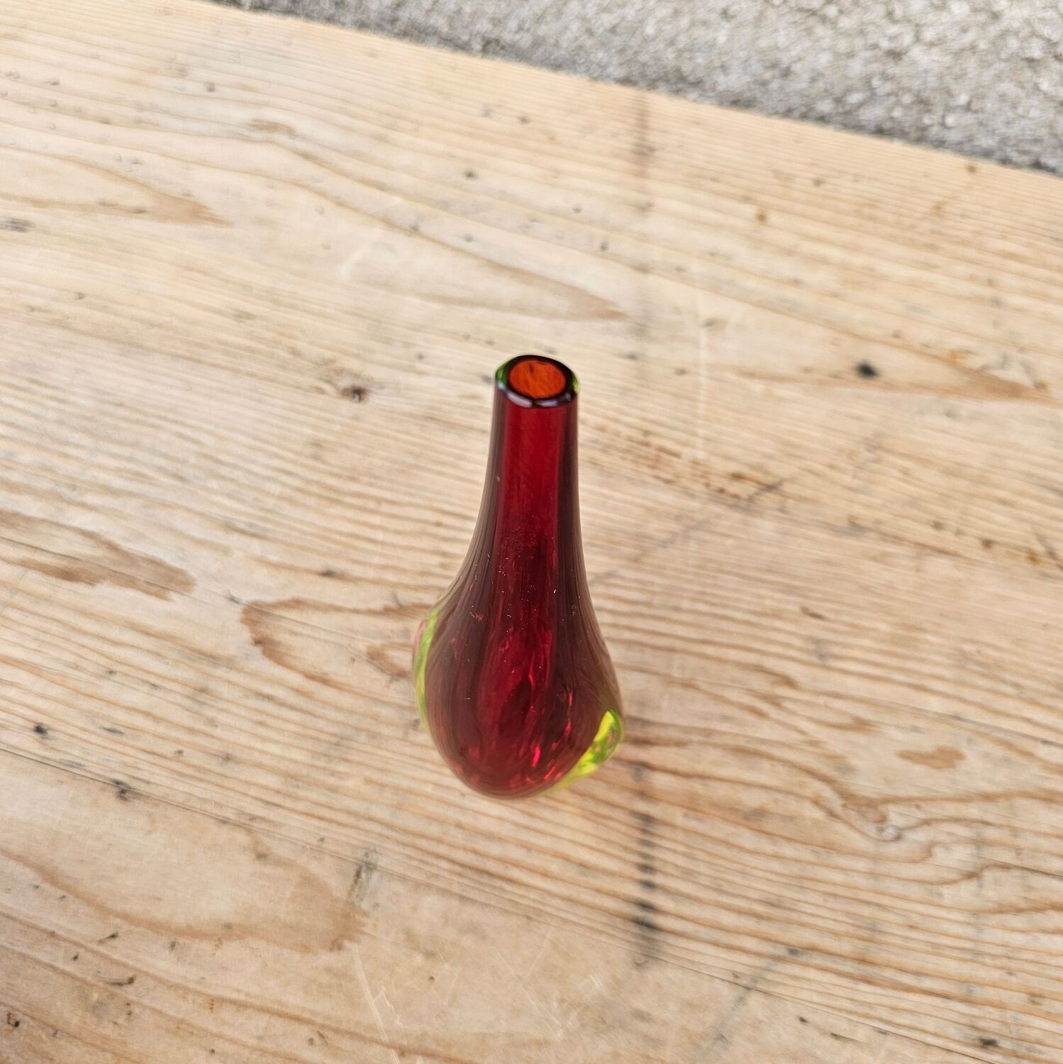 Red and uraline soliflore