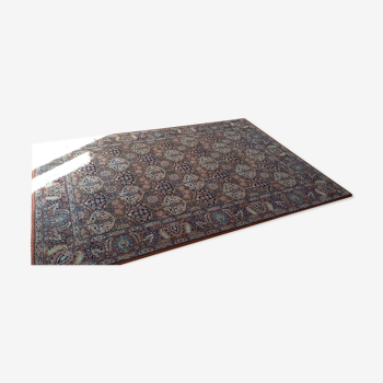 Oriental type carpet