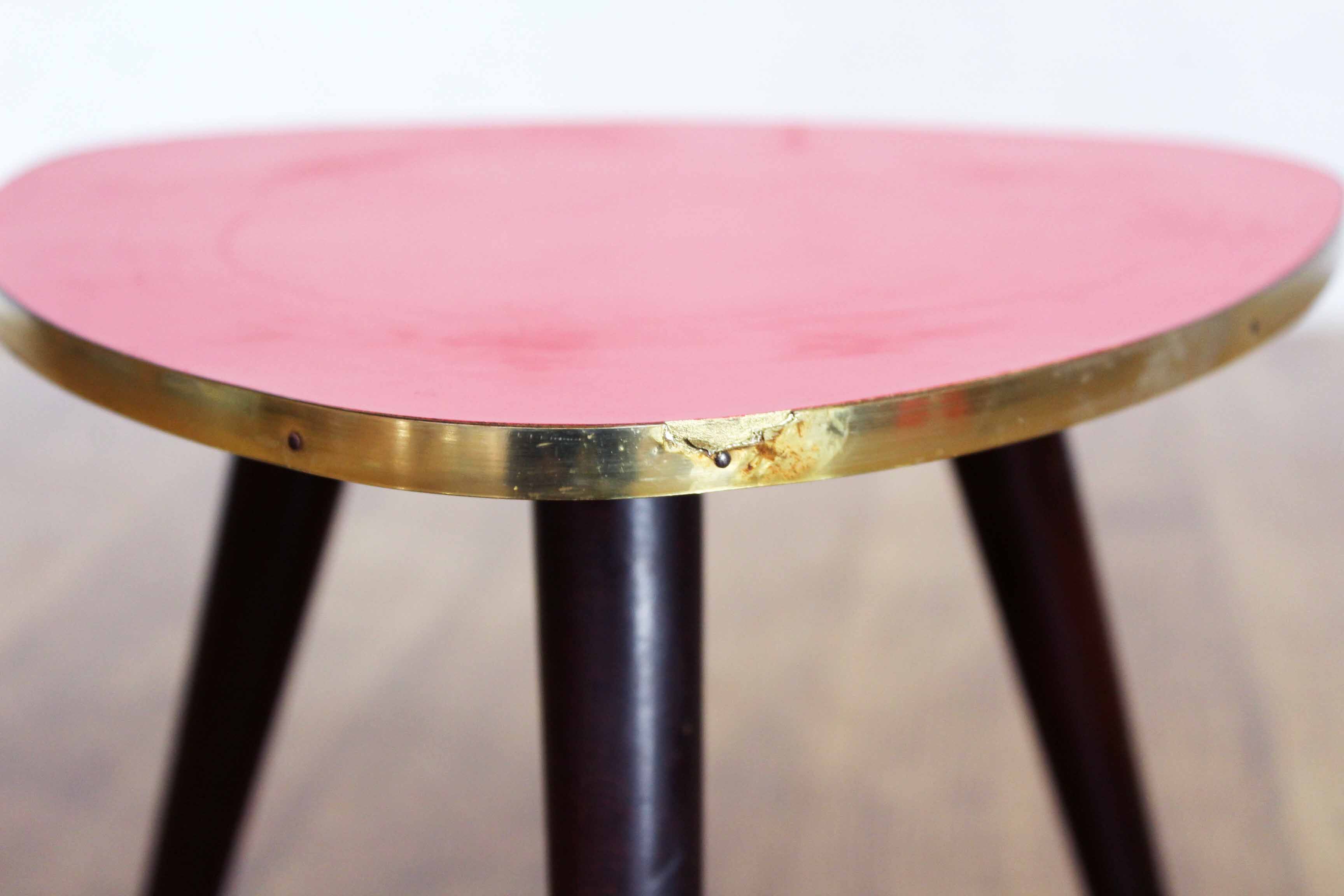 Tripod plants holder