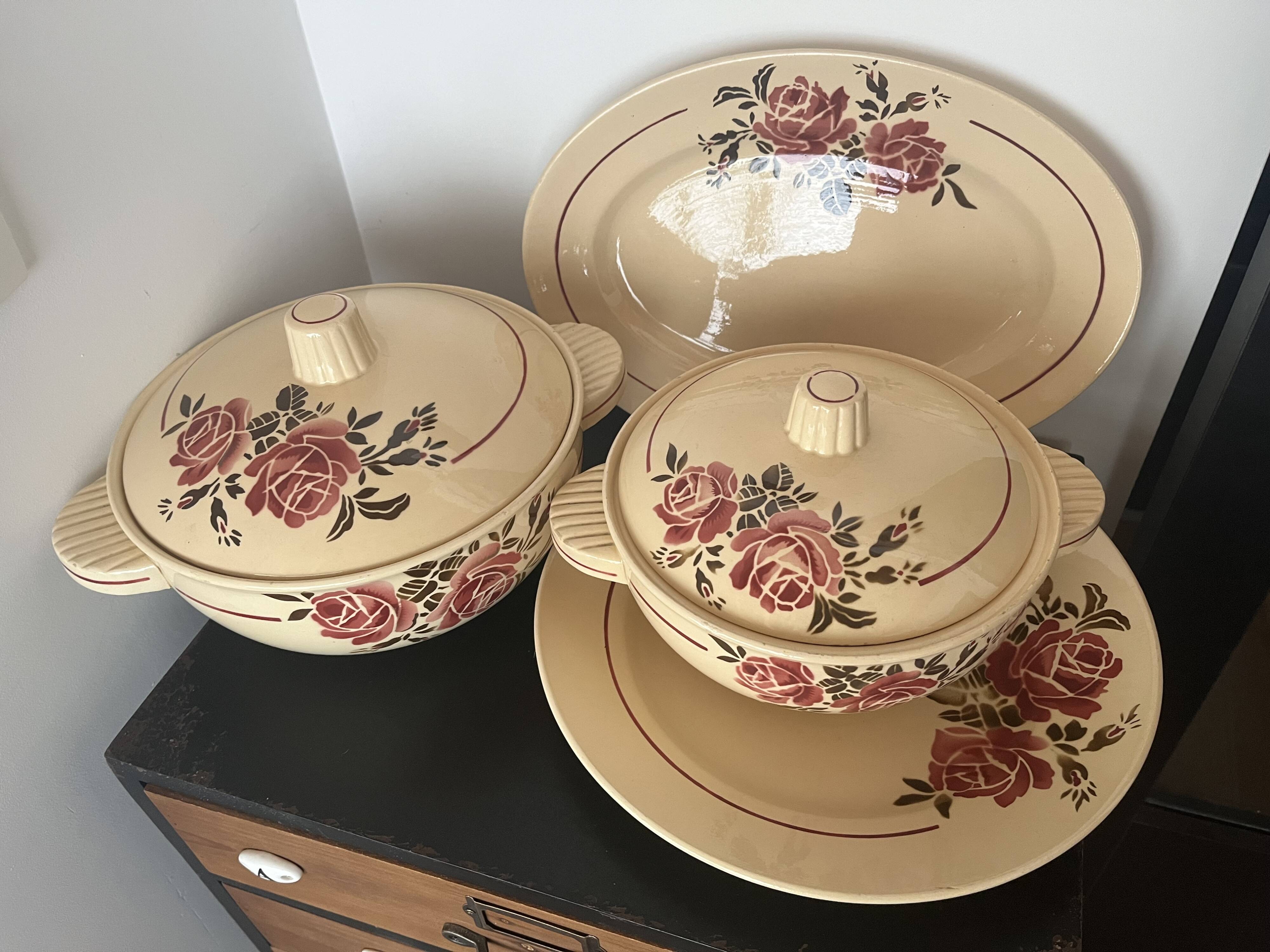 Set of 4 Badonviller Strasbourg dishes