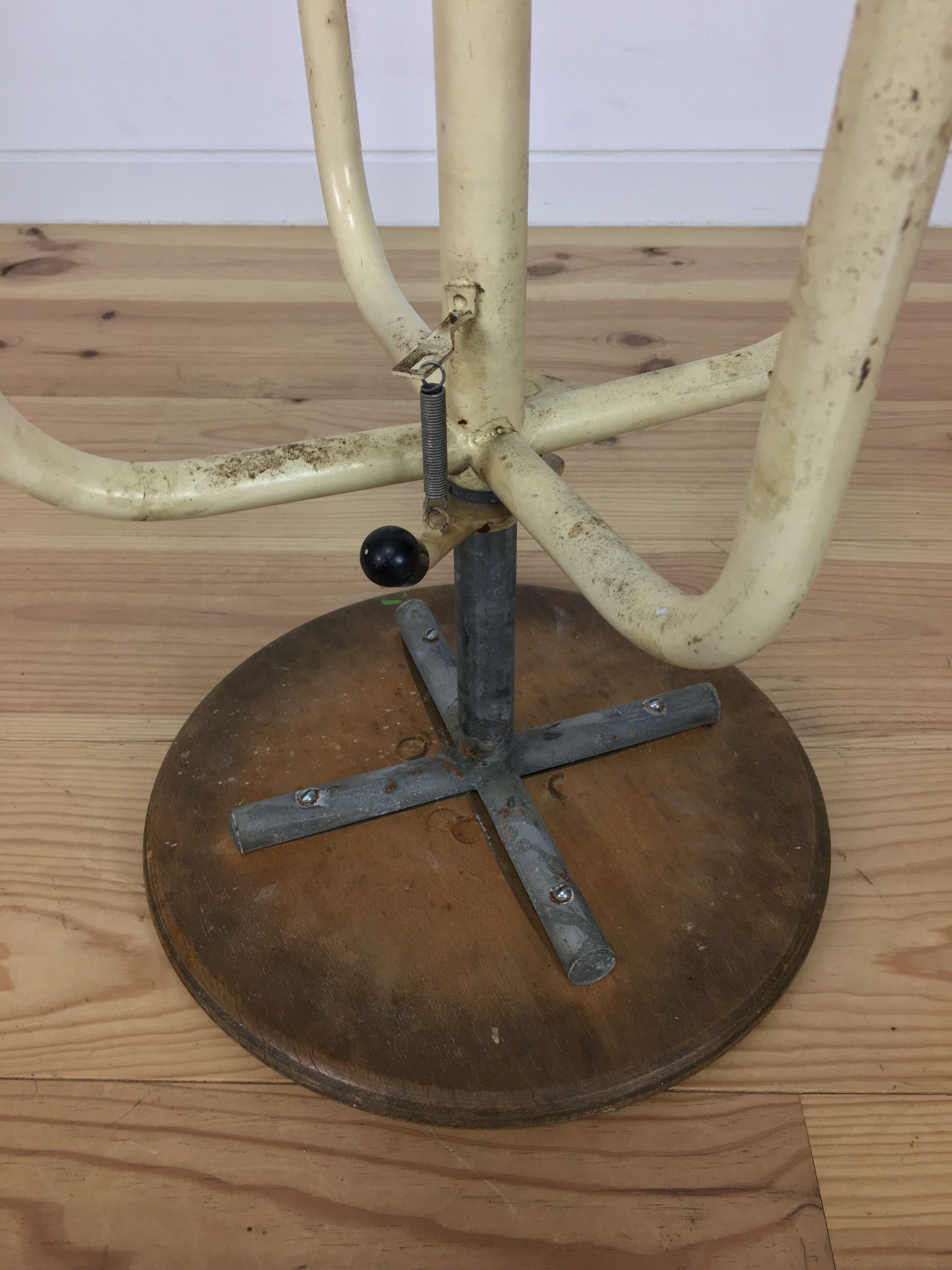 Workshop stool with system, metal and wood, adjustable industrial style