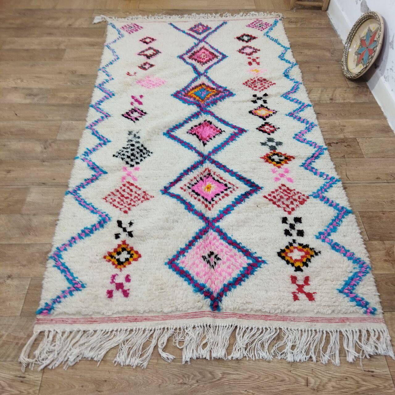 Azilal Berber rug in handmade wool 255 X 153 CM