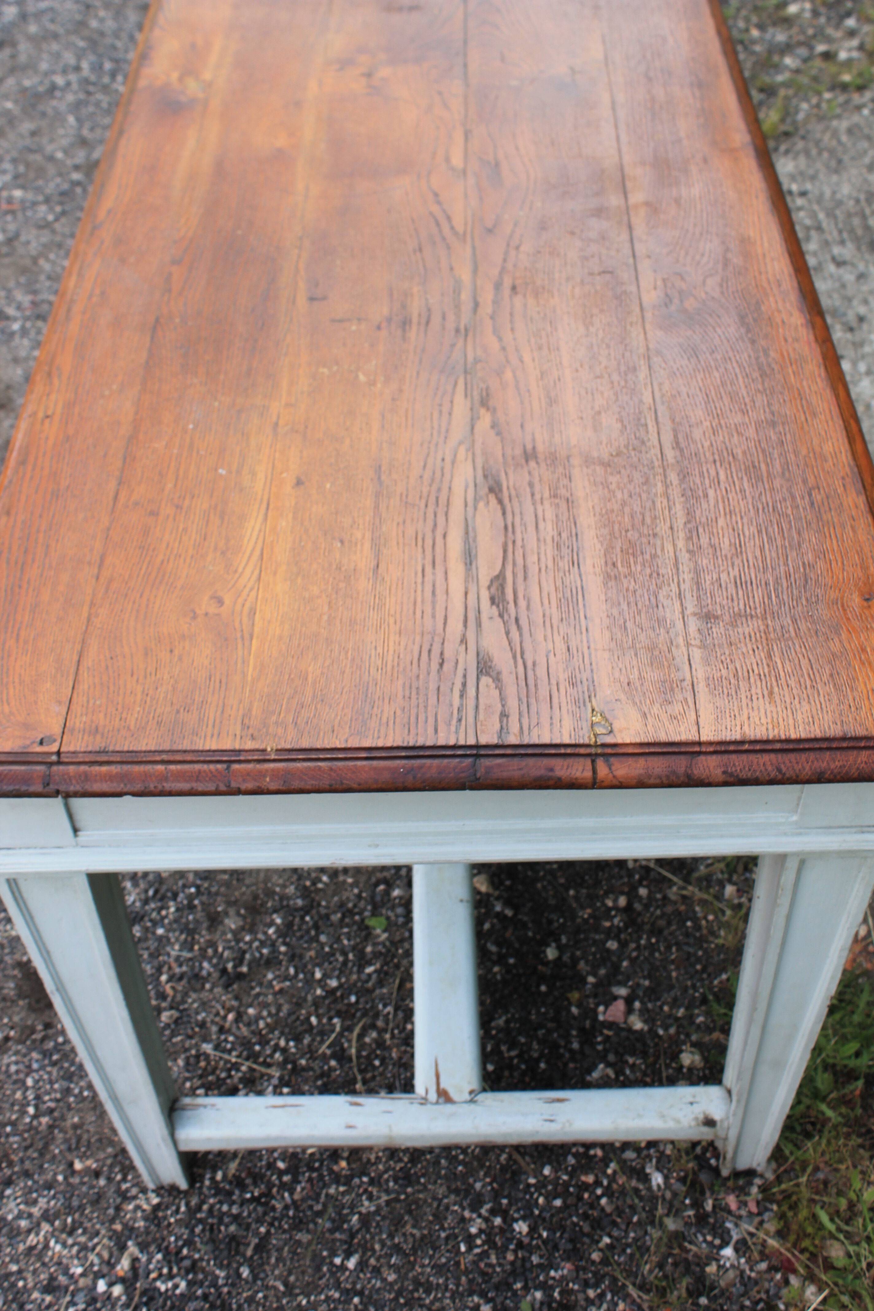 Store table