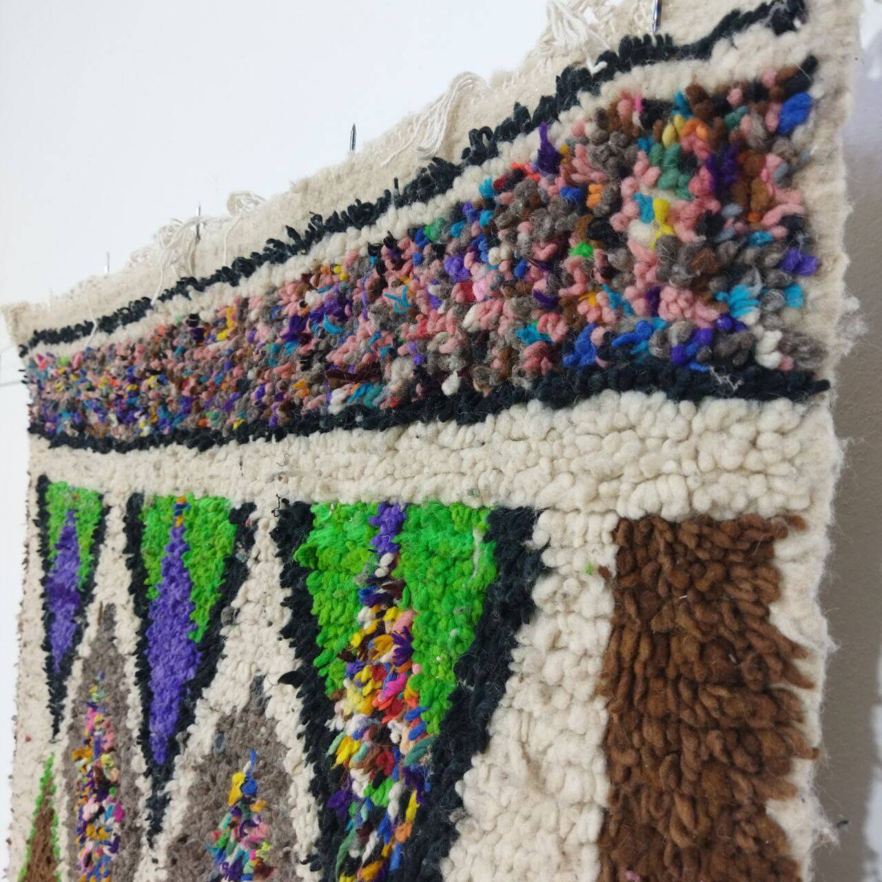 Handcrafted moroccan berber rug 178 x 114 cm