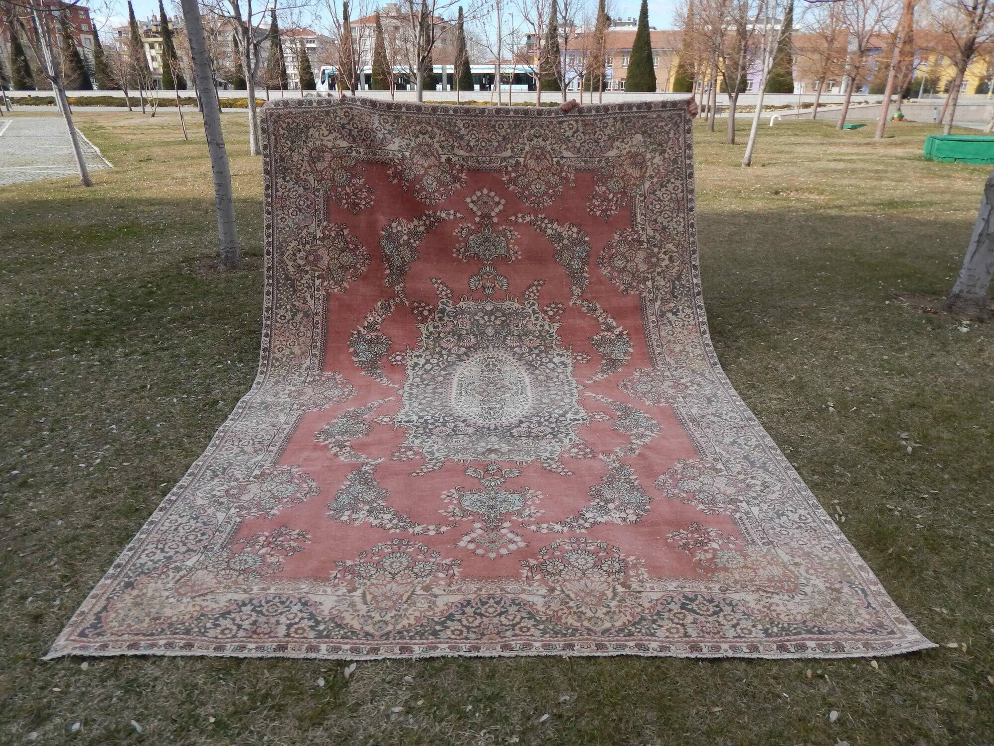 Vintage Turkish Oushak rug 245x345 cm