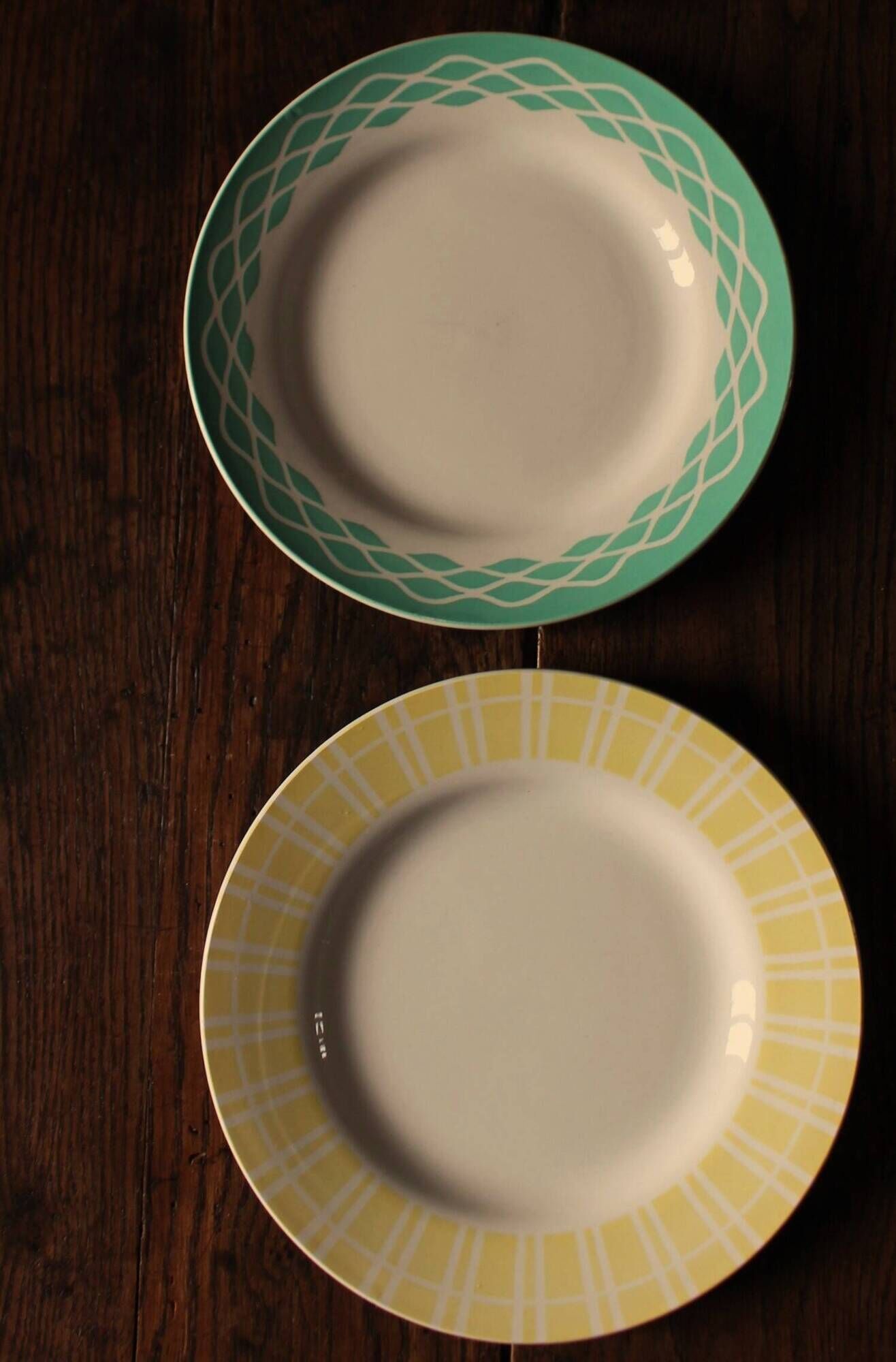 Set of 6 mismatched Art Deco red green yellow dinner plates Digoin