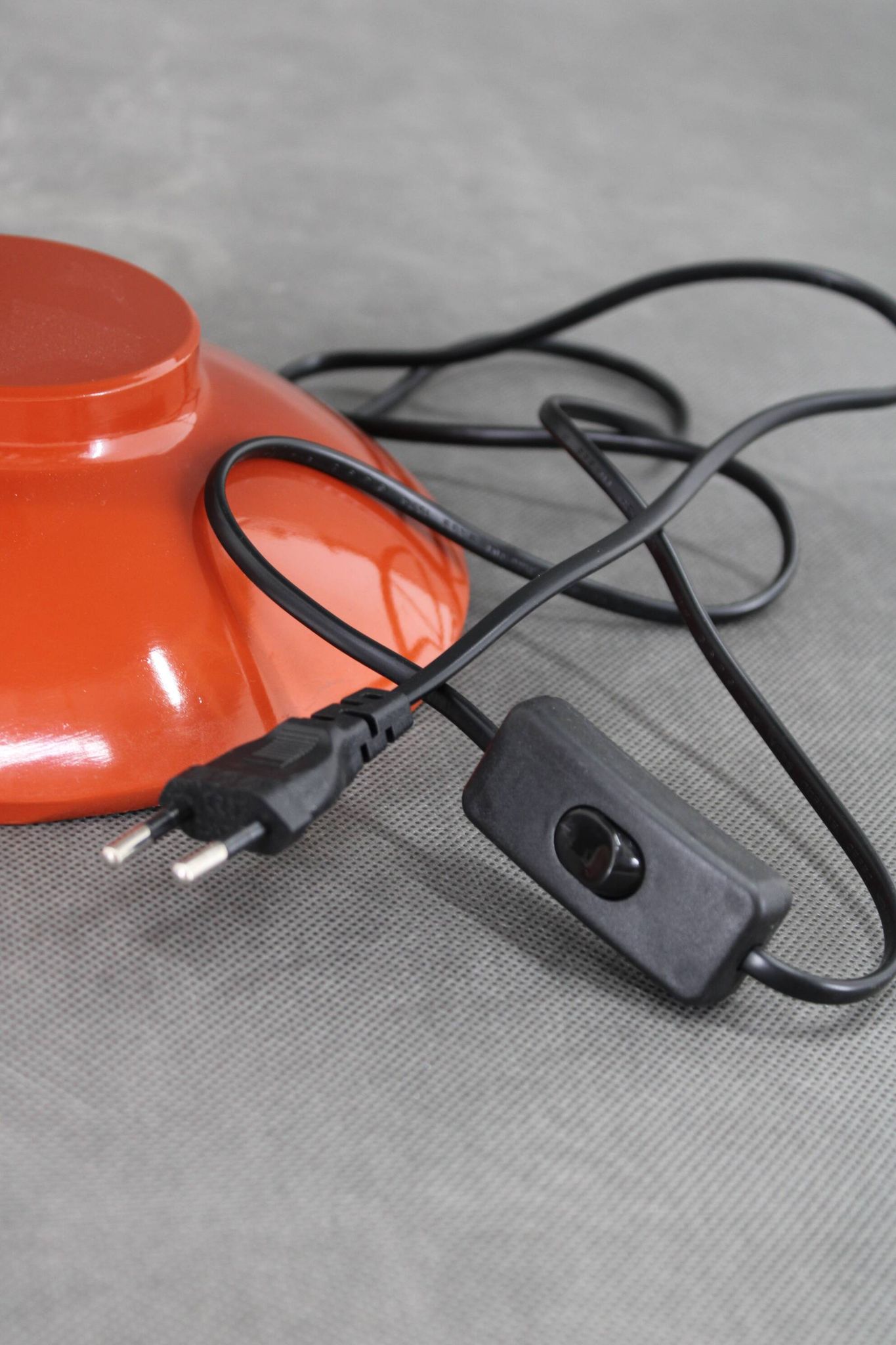 Lampe de table rouge des années 1970, Tchécoslovaquie