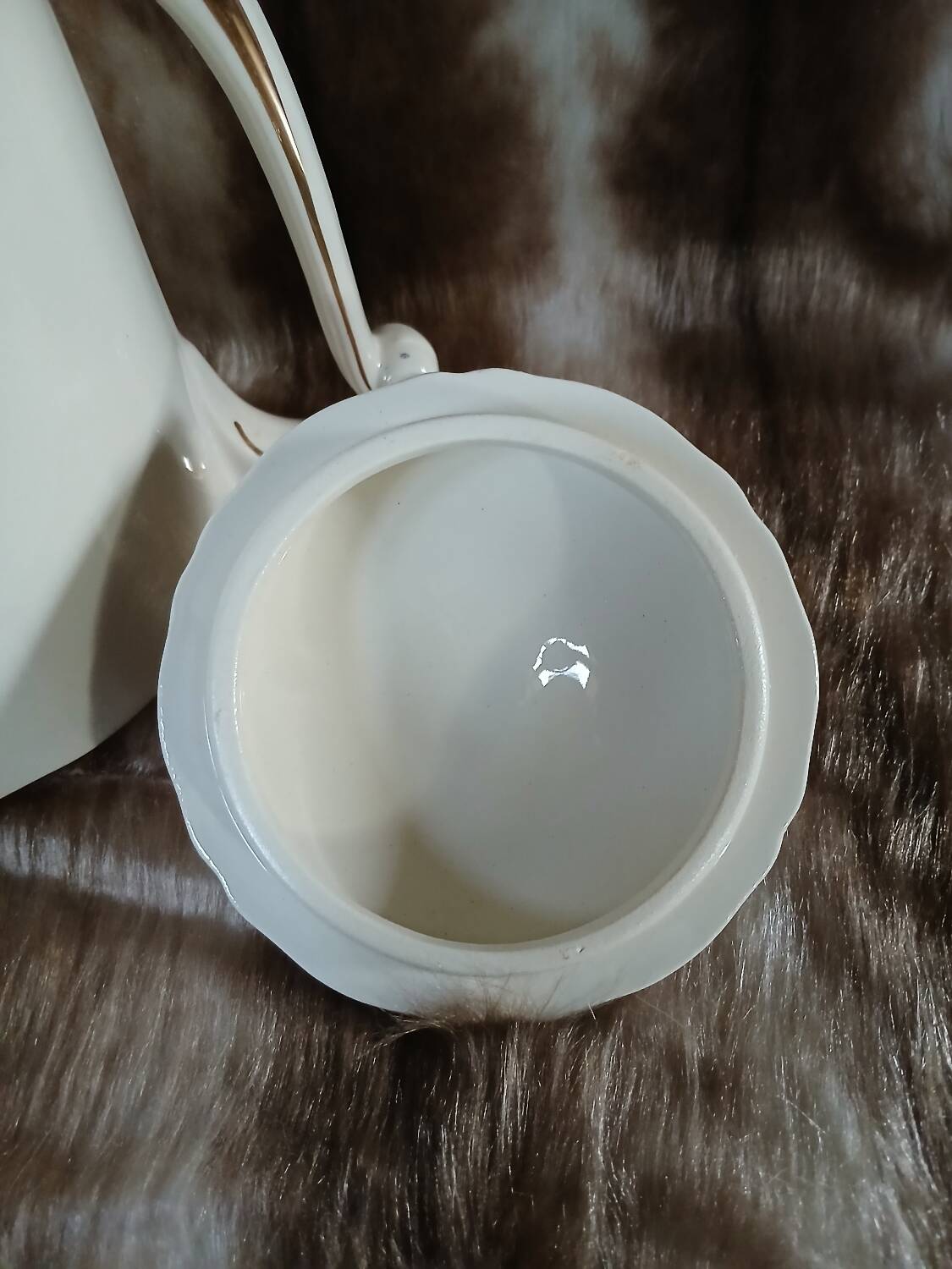 Antique porcelain coffee/tea pot