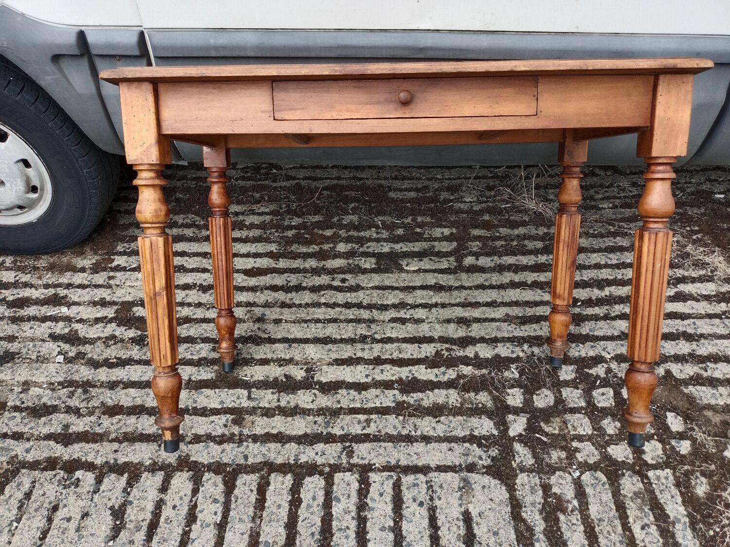Table bureau