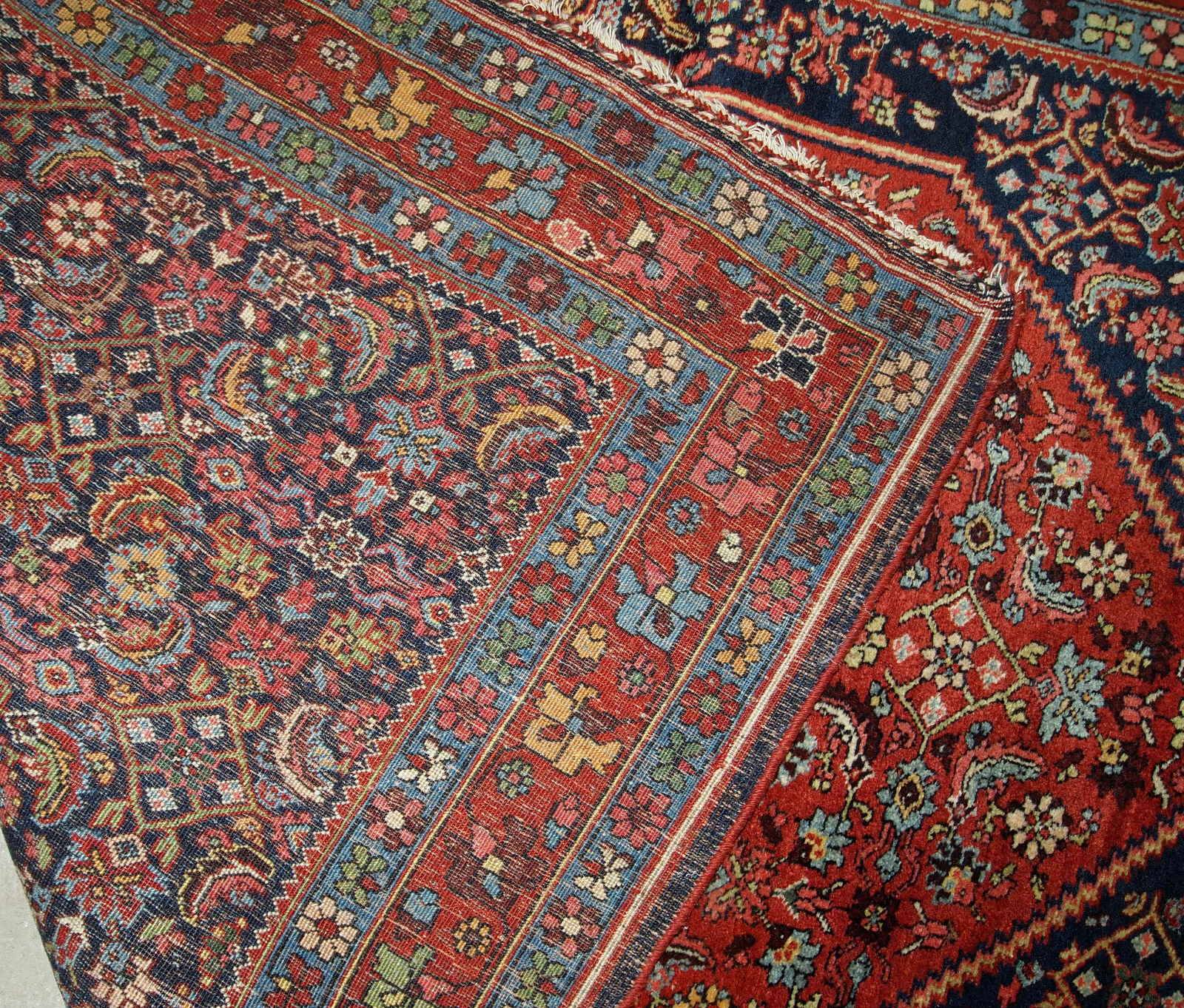 Handmade antique Persian Bidjar rug 4.5' x 5.6' (137cm x 170cm) 1900s - 1B740