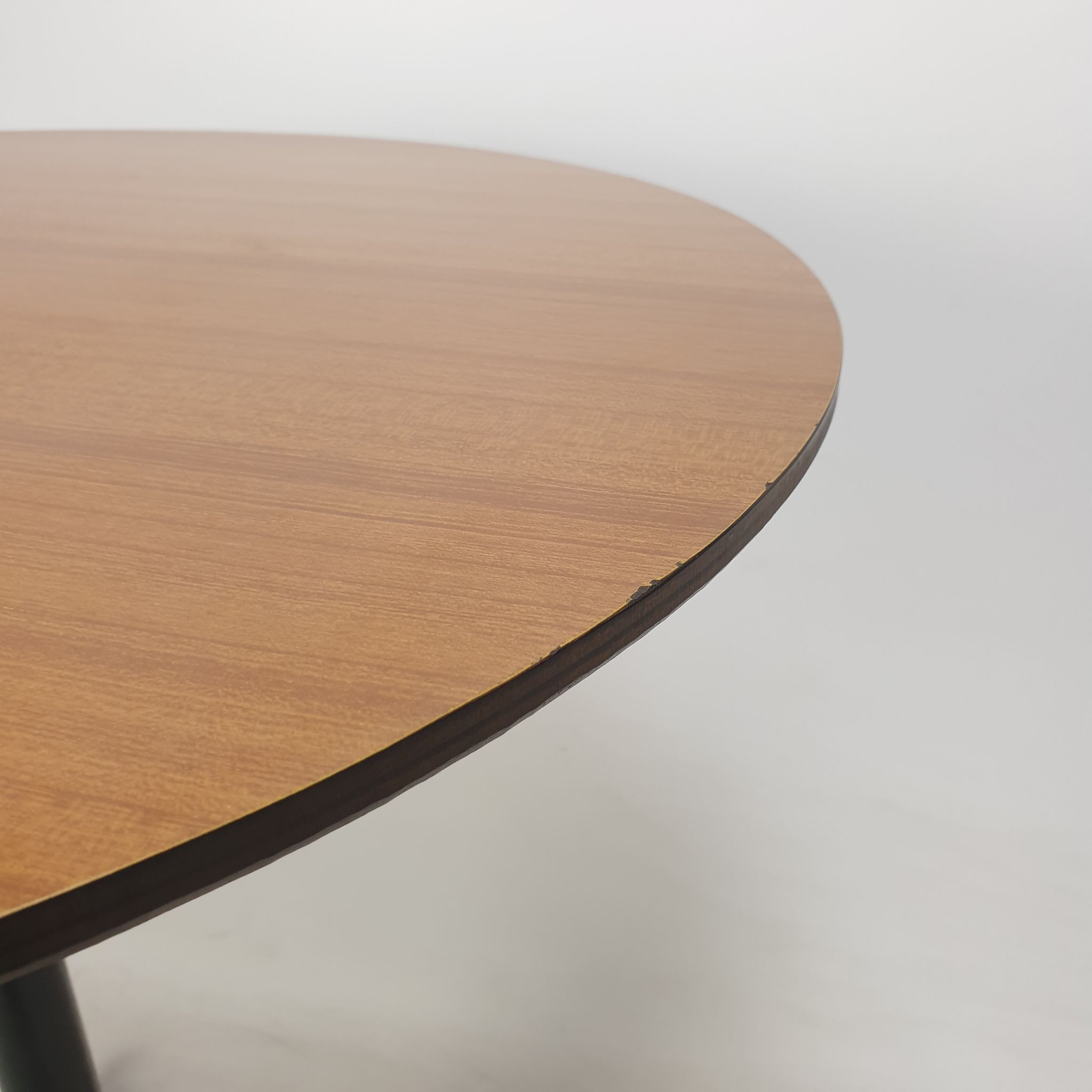 Table à manger ou d’appoint italienne années 1960