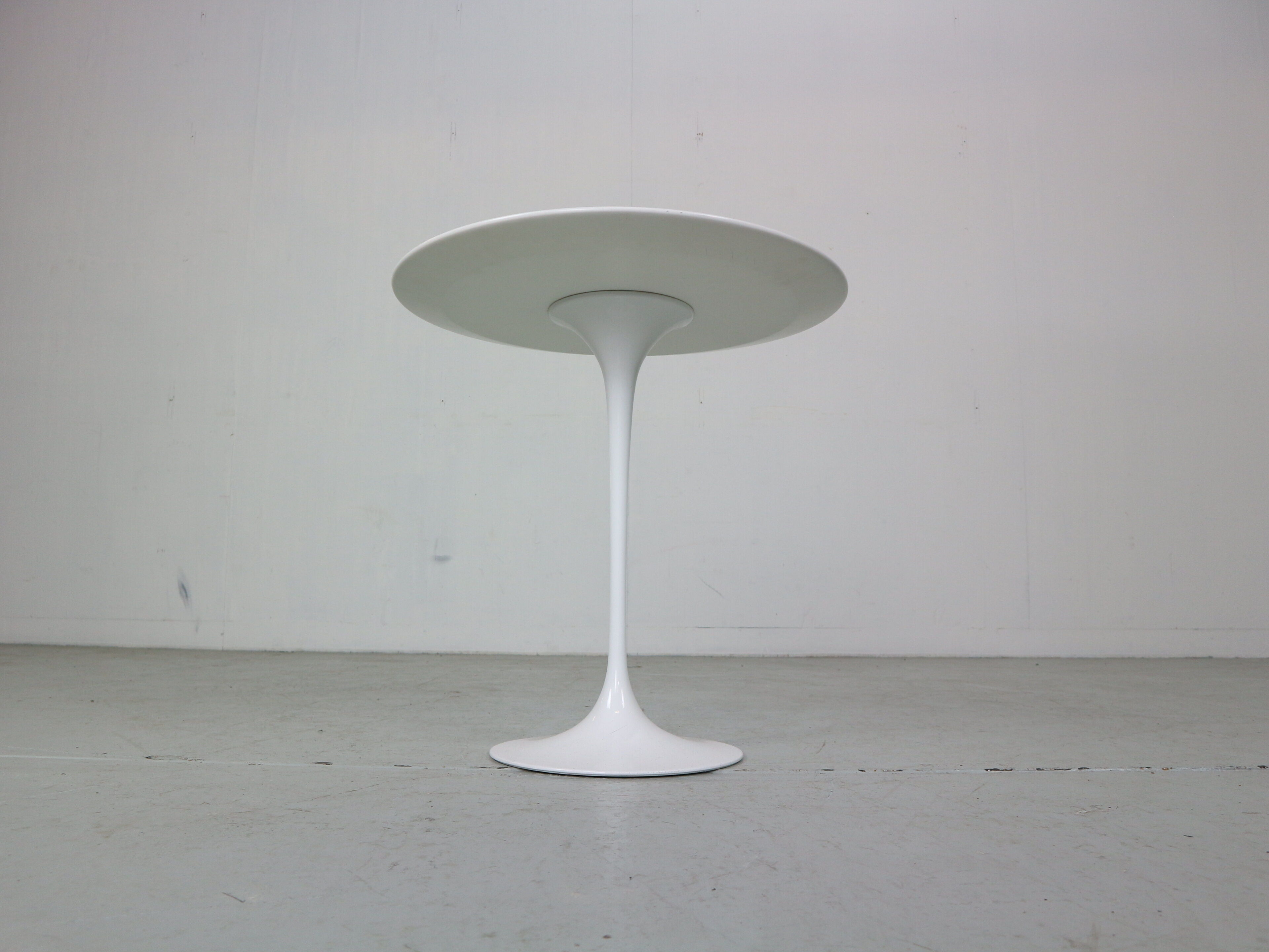 Eero Saarinen White Vintage Tulip Side Table for Knoll, 1960