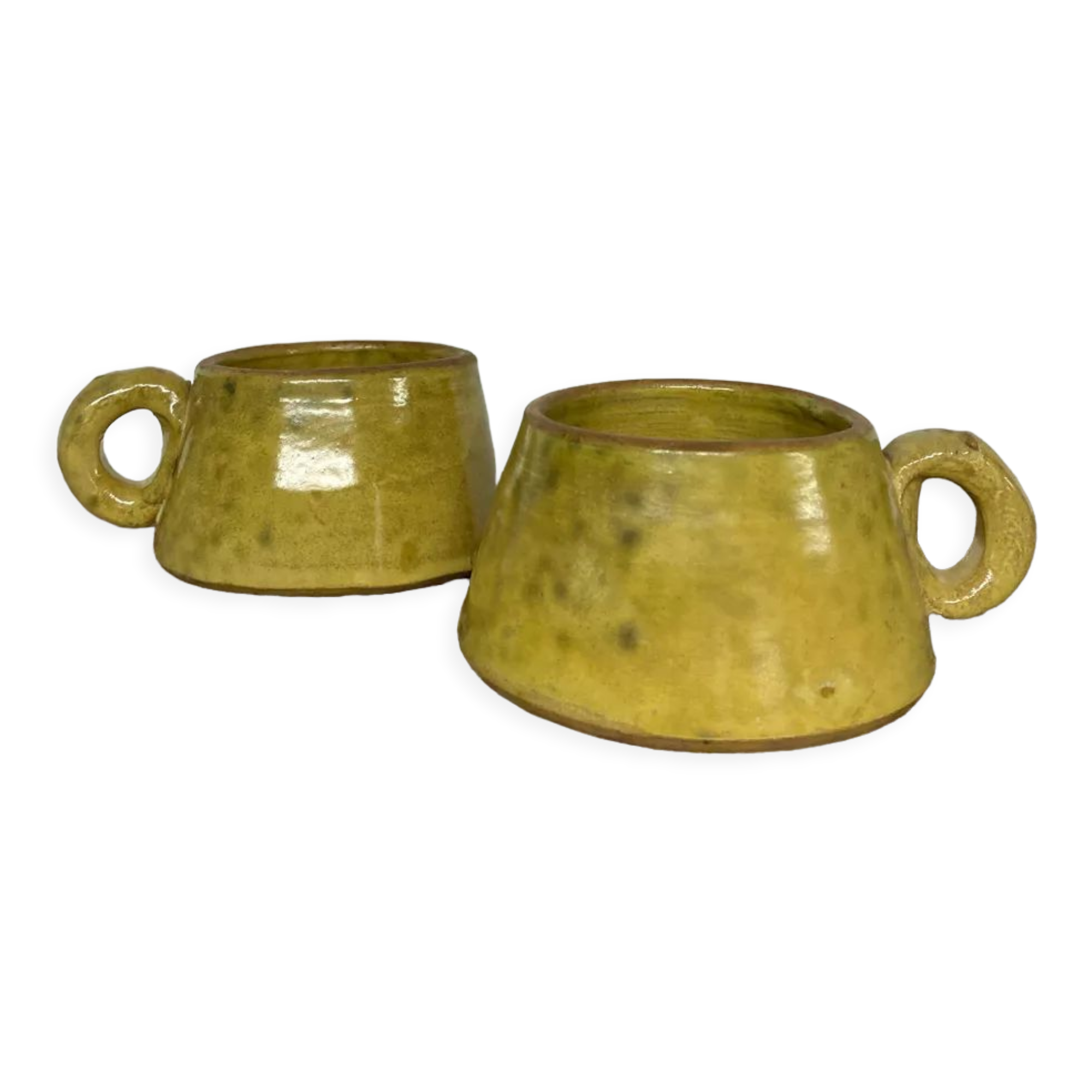 Lots of two ceramic cups