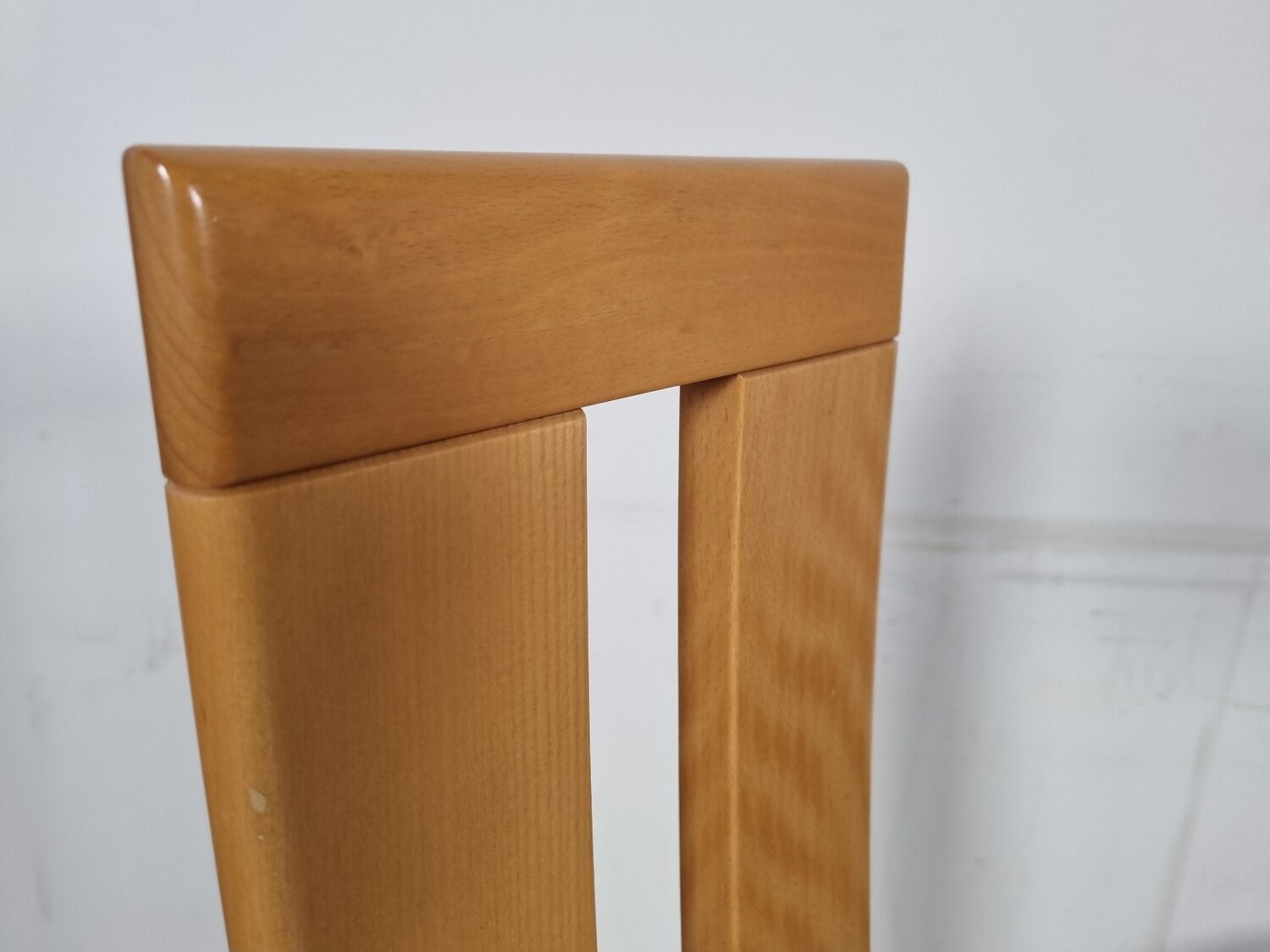 4 chaises  en cuir et bois , années 80