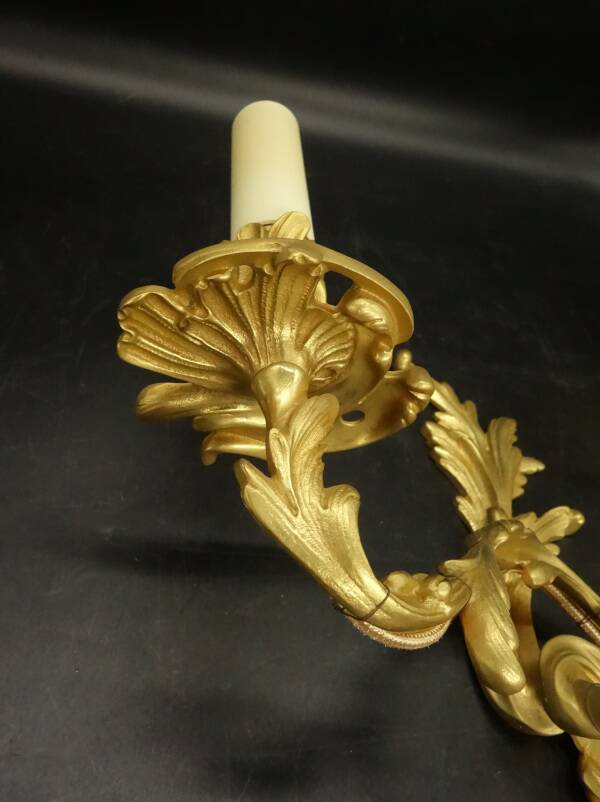Large pair of stamped wall sconces in Louis XV style - gilded bronze