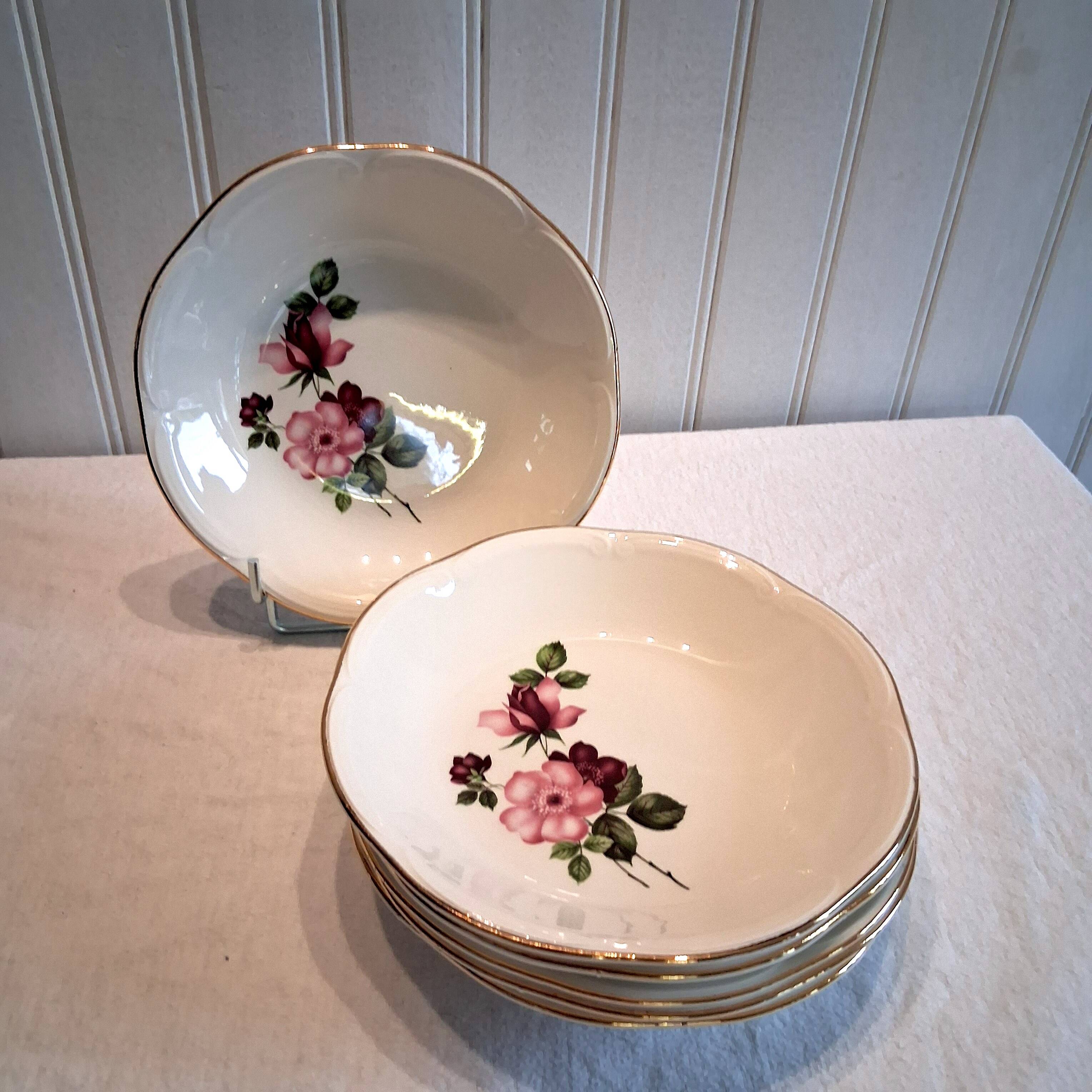 6 deep plates from Gien model "Chinon" in very good condition.
