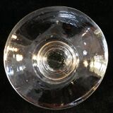 9 coupes à champagne en verre soufflé et gravé