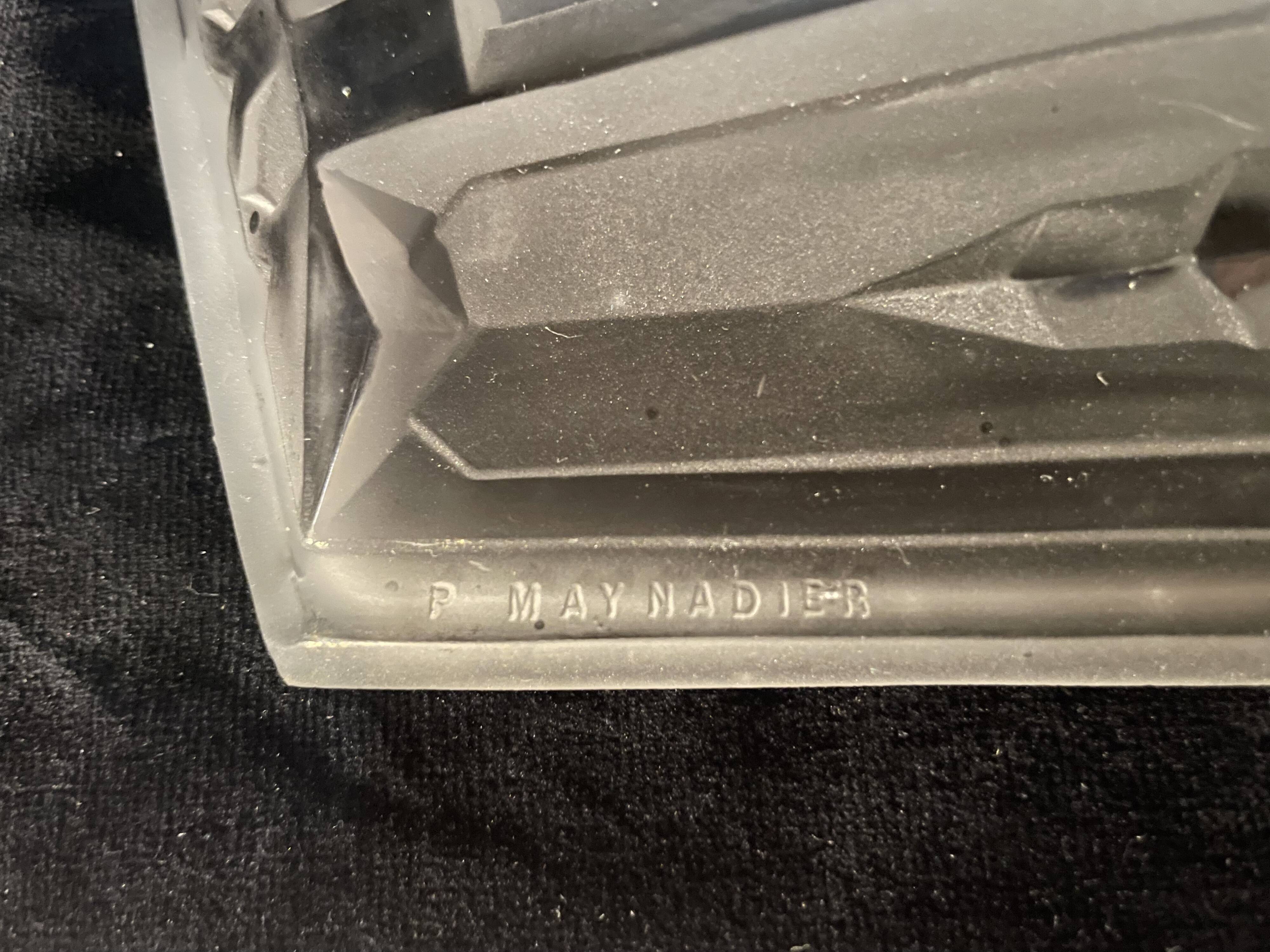 Art Deco wall light, signed "P. Maynadier", 1930s.