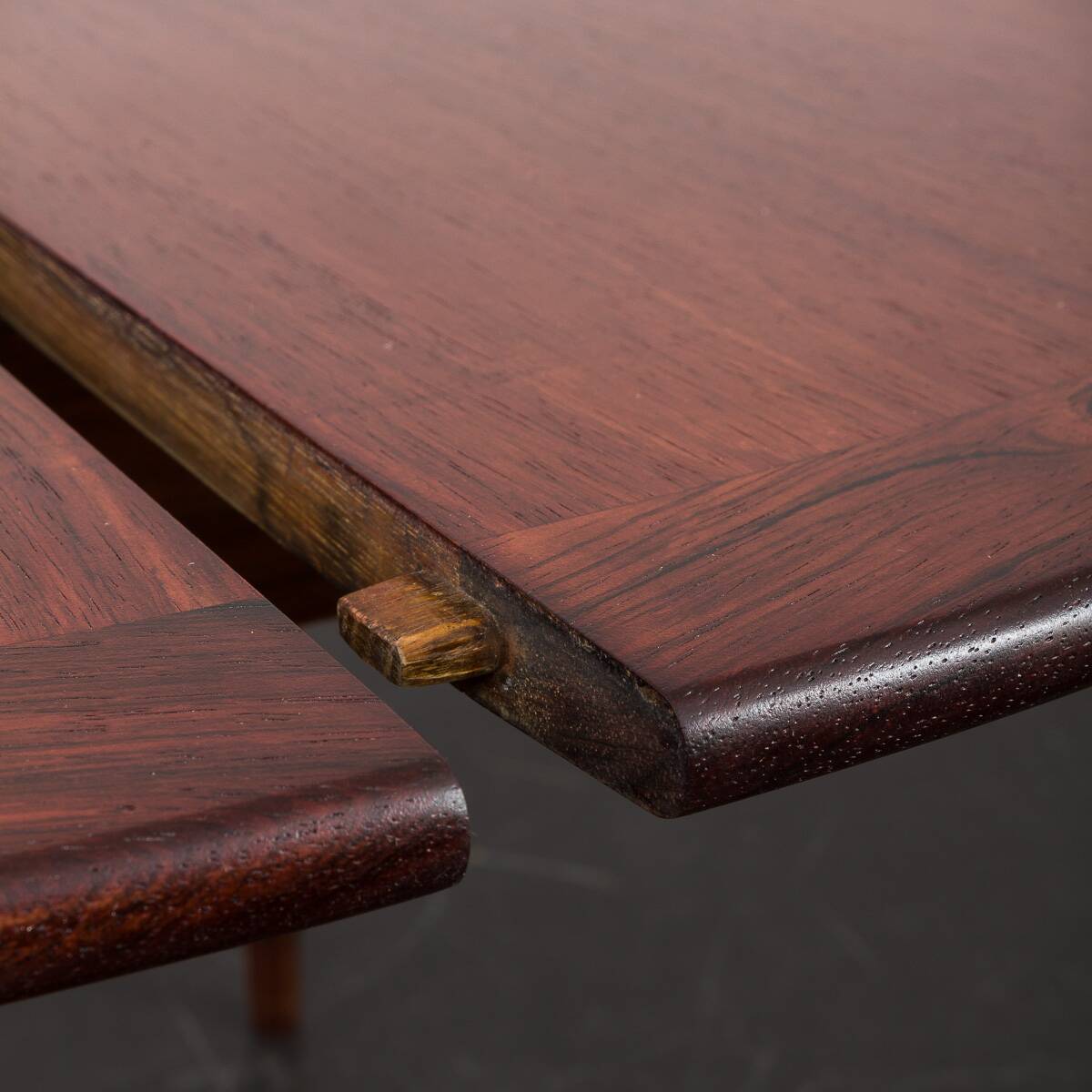 Circular dining table in rosewood, model 'PJ 2-5' by Grete Jalk