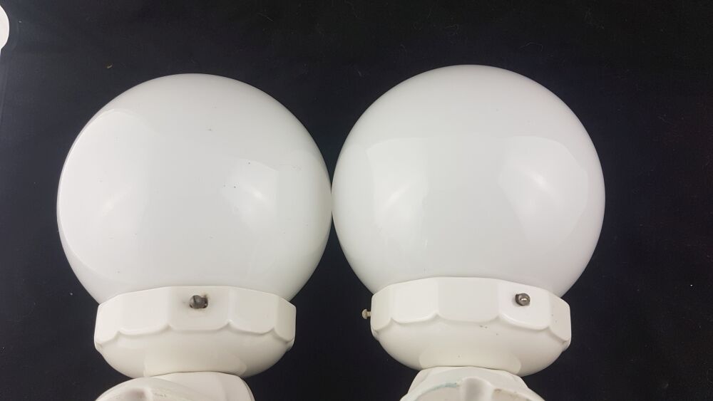Pair of porcelain art deco wall light