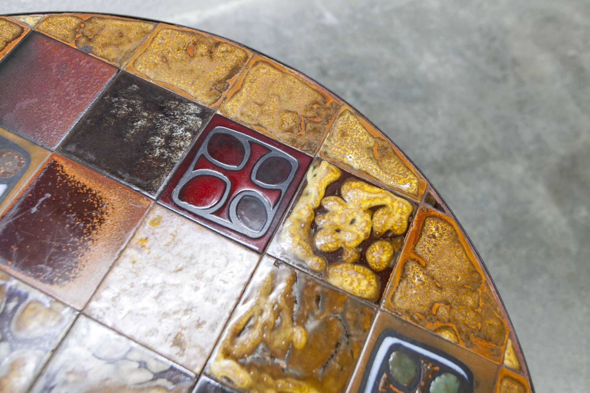 Table basse ronde céramique de Jean Gregorieff