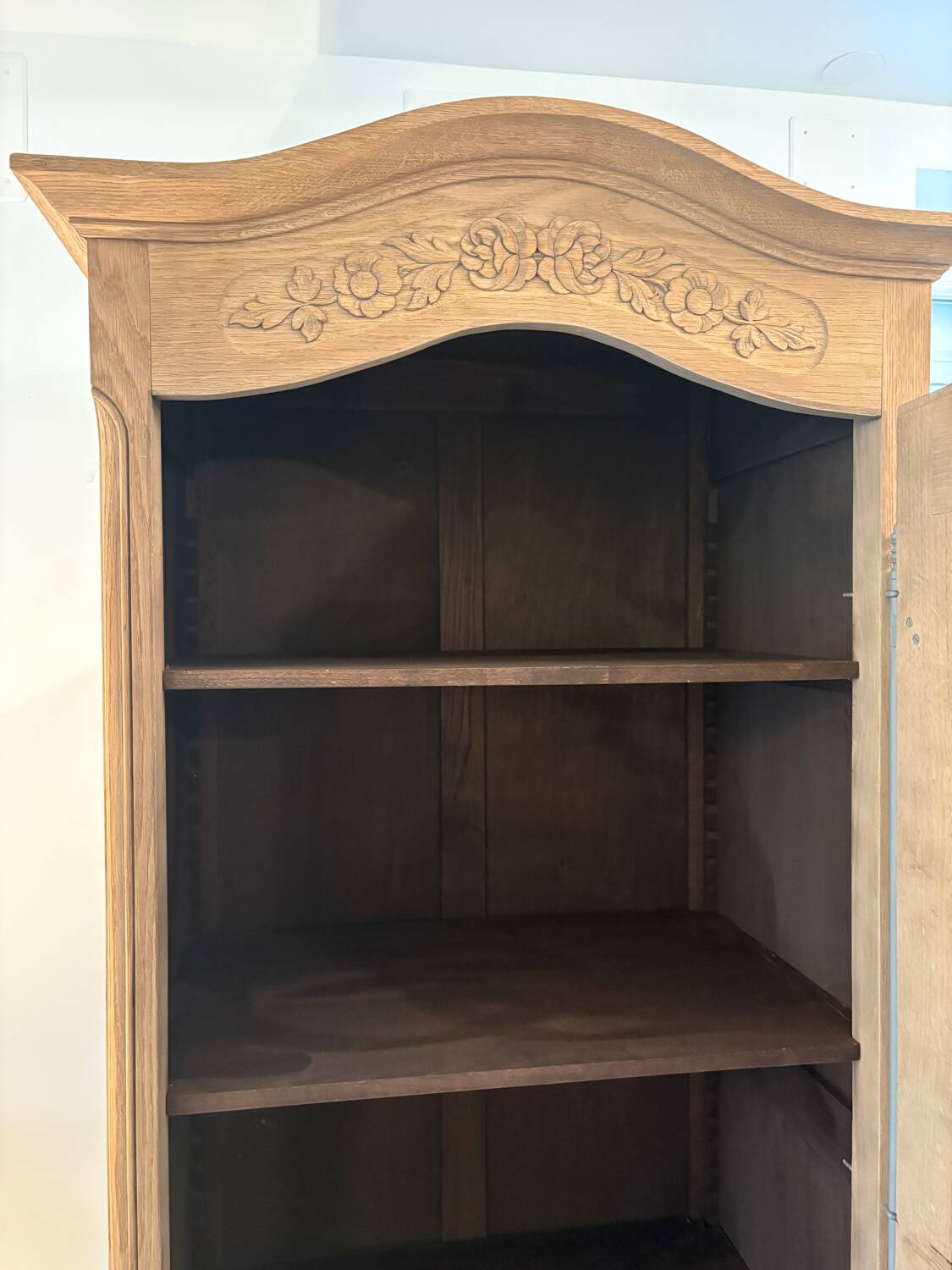 Oak bonnetière sandblasted