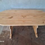 Pine wood table